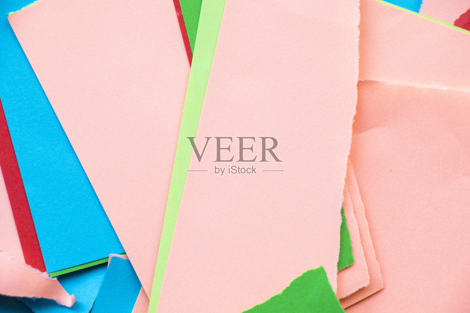 撕碎的彩色纸片照片摄影图片