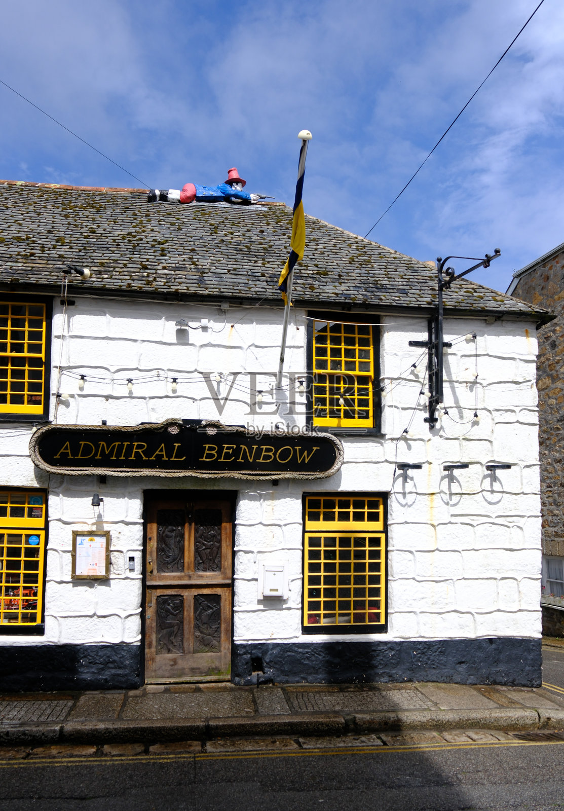 彭赞斯历史悠久的17世纪酒吧“海军上将本博”照片摄影图片