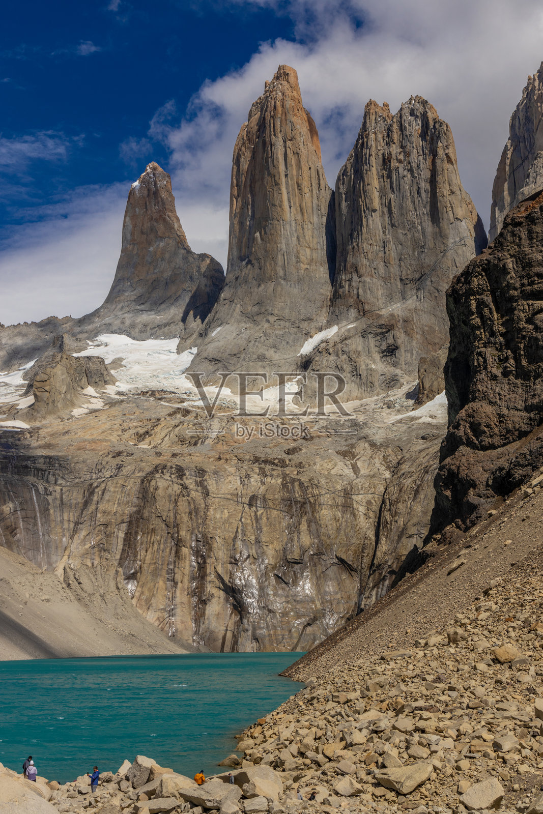 百内国家公园巴塔哥尼亚山脉徒步小径，壮丽的山峰照片摄影图片