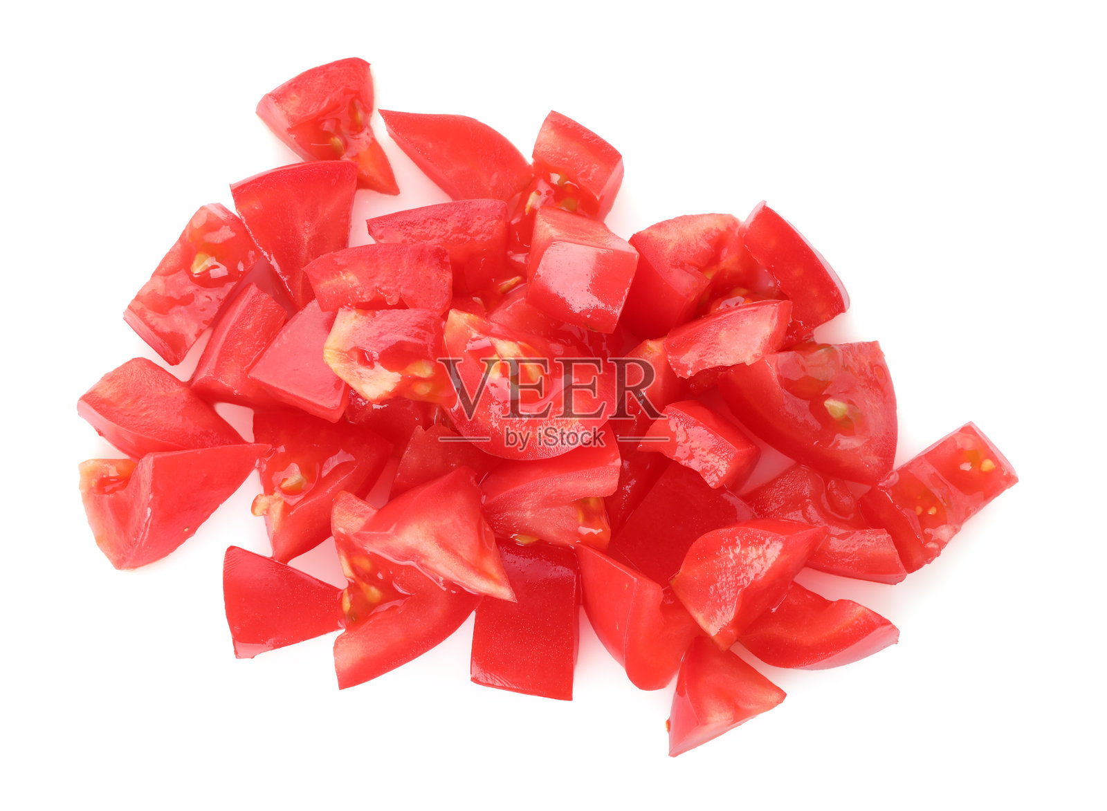 俯视角度，新鲜的红番茄块孤立在白色背景上照片摄影图片