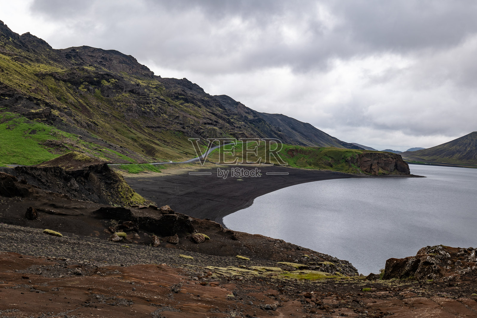 冰岛雷克雅内斯半岛的克莱法瓦湖照片摄影图片