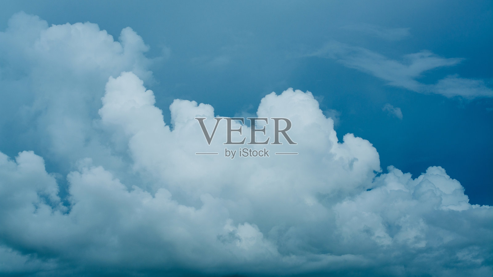 蓝天，自然现象，雨季风暴与天气，以及气候变化照片摄影图片