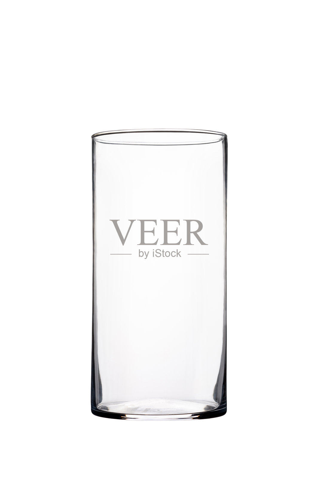 透明高身圆柱形玻璃花瓶，孤立在白色背景上，适用于室内装饰、插花和现代简约设计概念。照片摄影图片