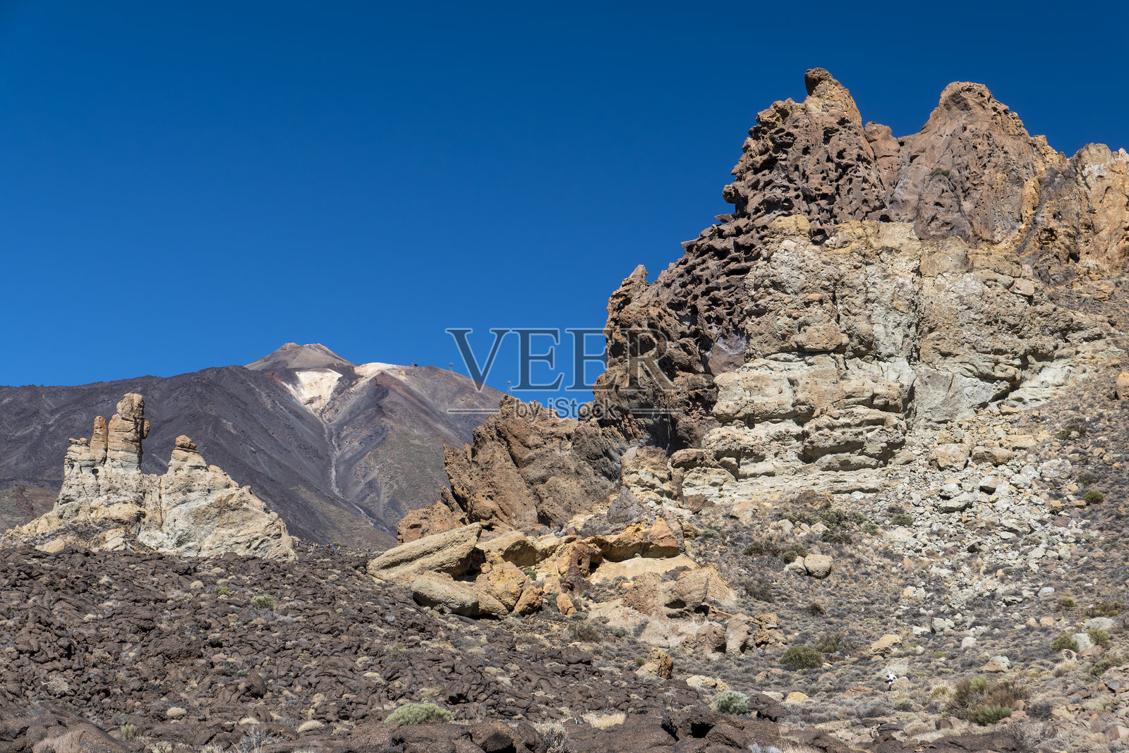 特内里费岛泰德国家公园的火山岩地貌与山坡照片摄影图片