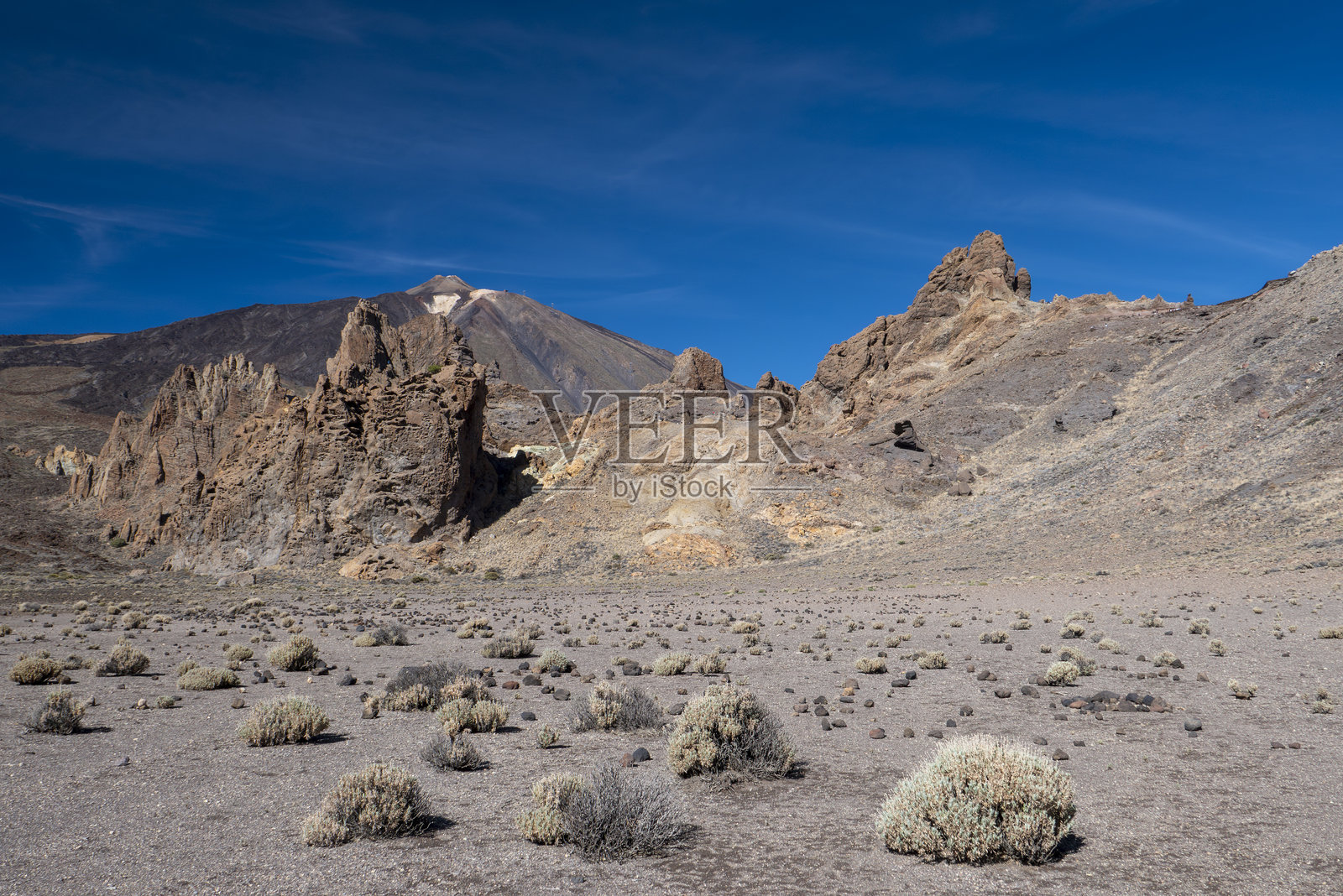 特内里费岛泰德国家公园的火山岩地貌与山坡照片摄影图片