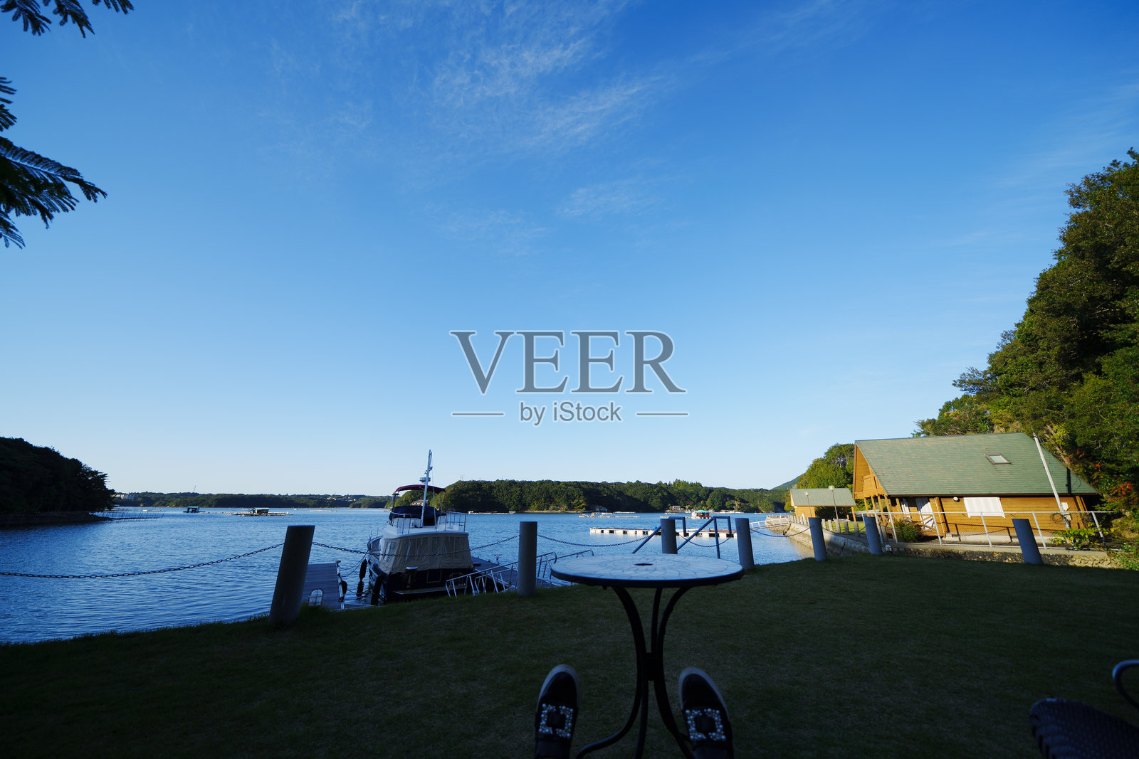 从贤岛看到的清晨大海照片摄影图片