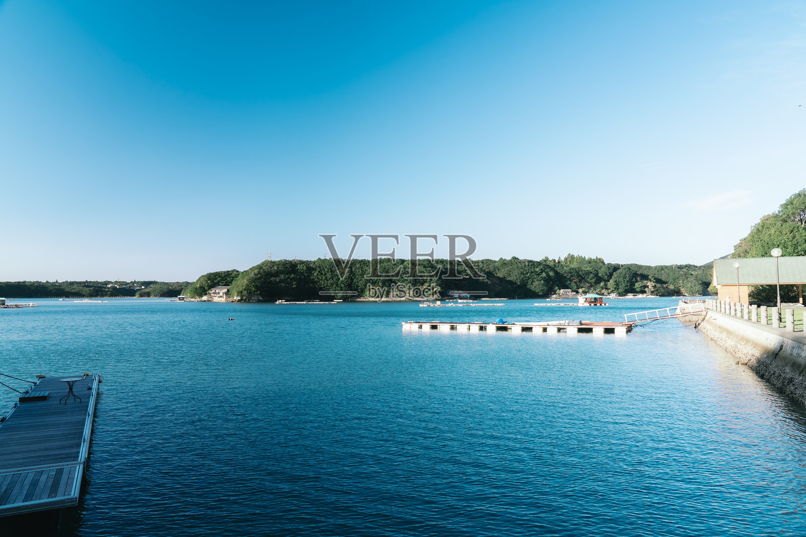 从贤岛看到的清晨大海照片摄影图片