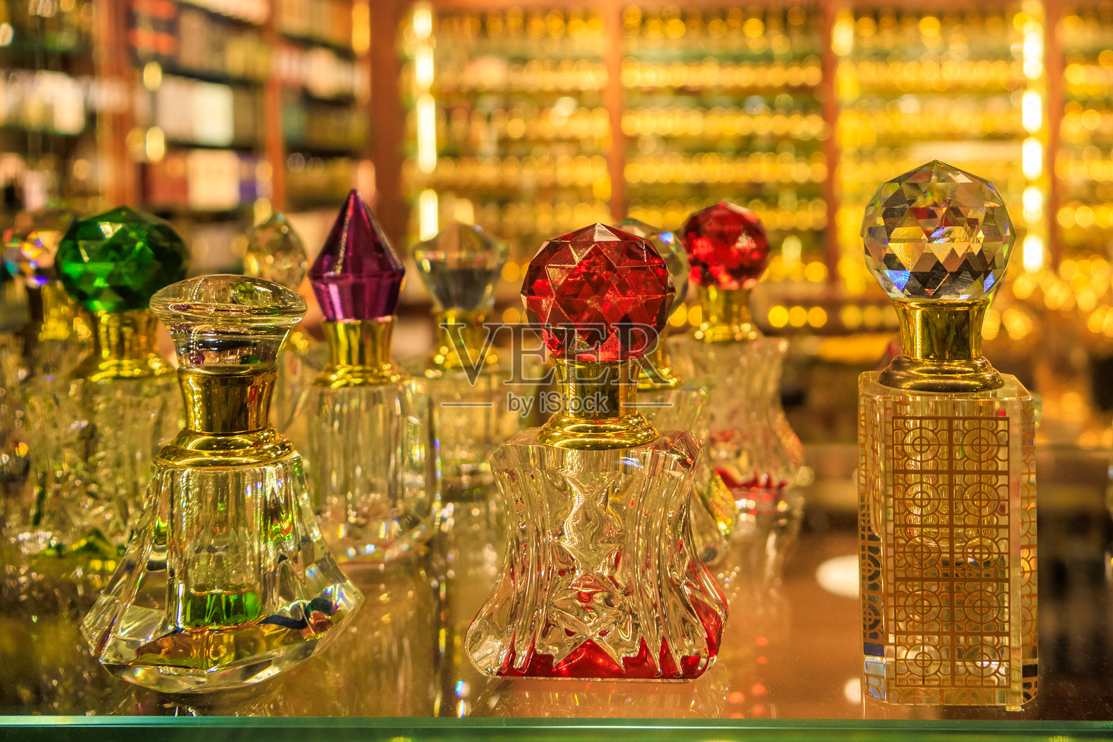 待售的香水玻璃瓶照片摄影图片