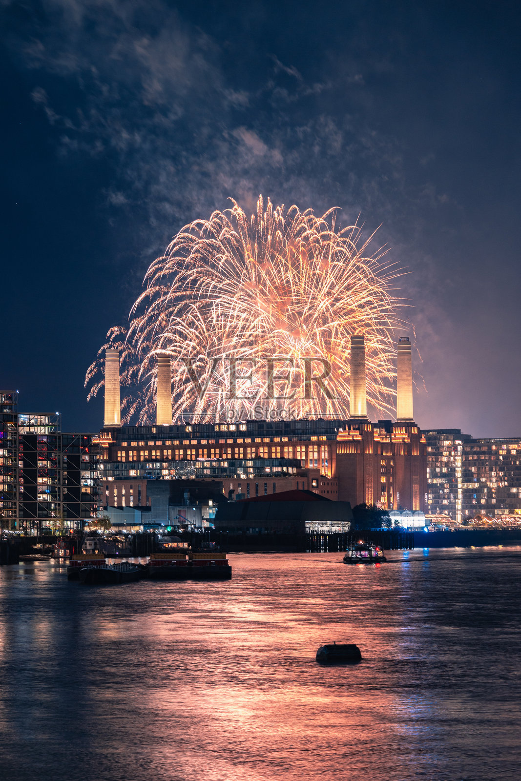 伦敦巴特西公园2025年篝火之夜烟花秀照片摄影图片