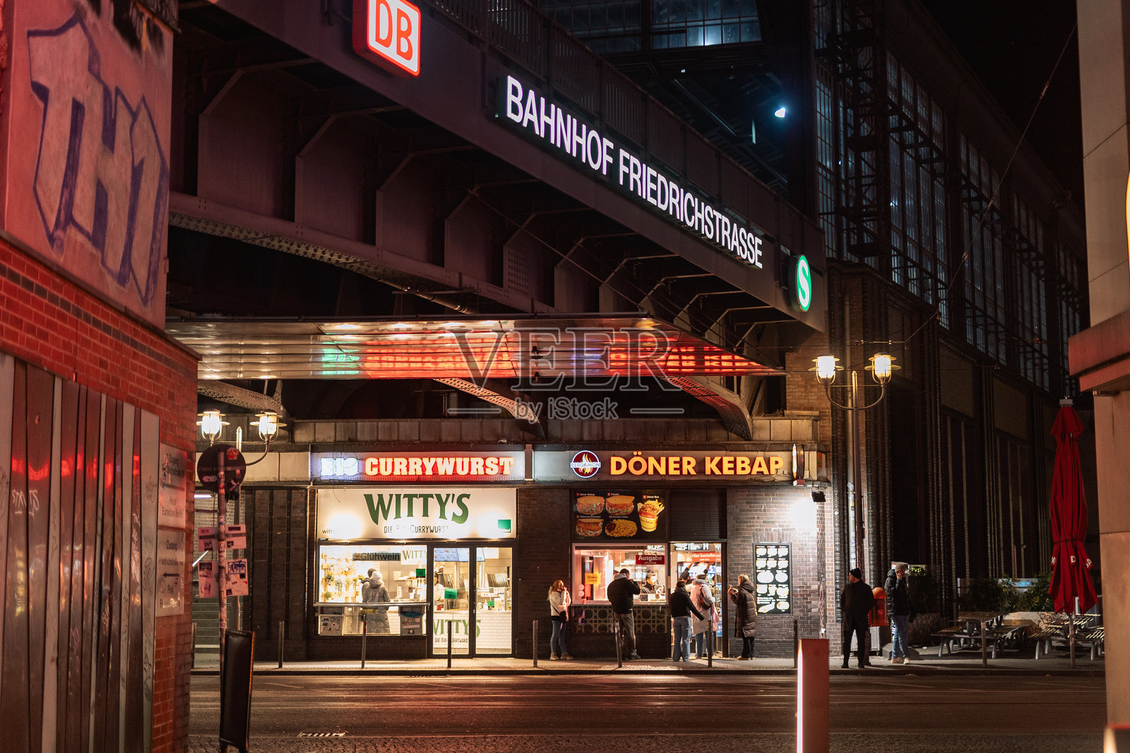 柏林德国咖喱香肠和烤肉卷摊位照片摄影图片