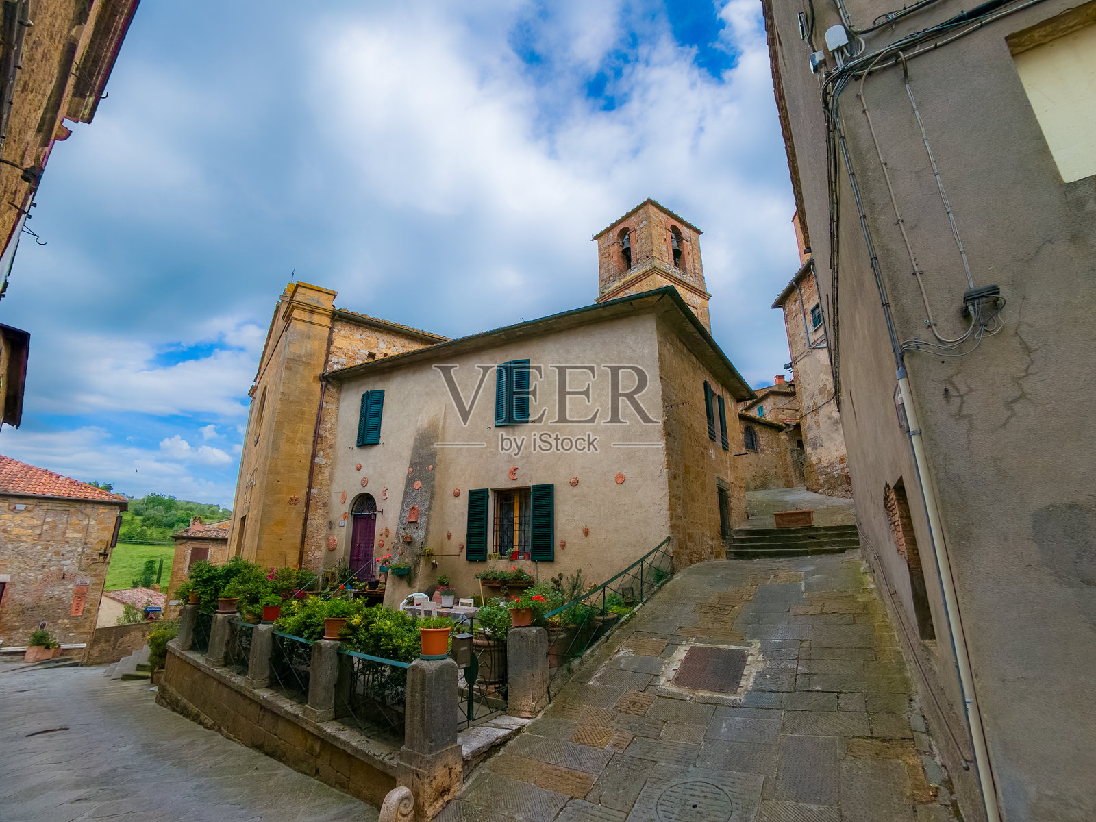 圣彼得罗教堂，托斯卡纳中世纪小镇照片摄影图片