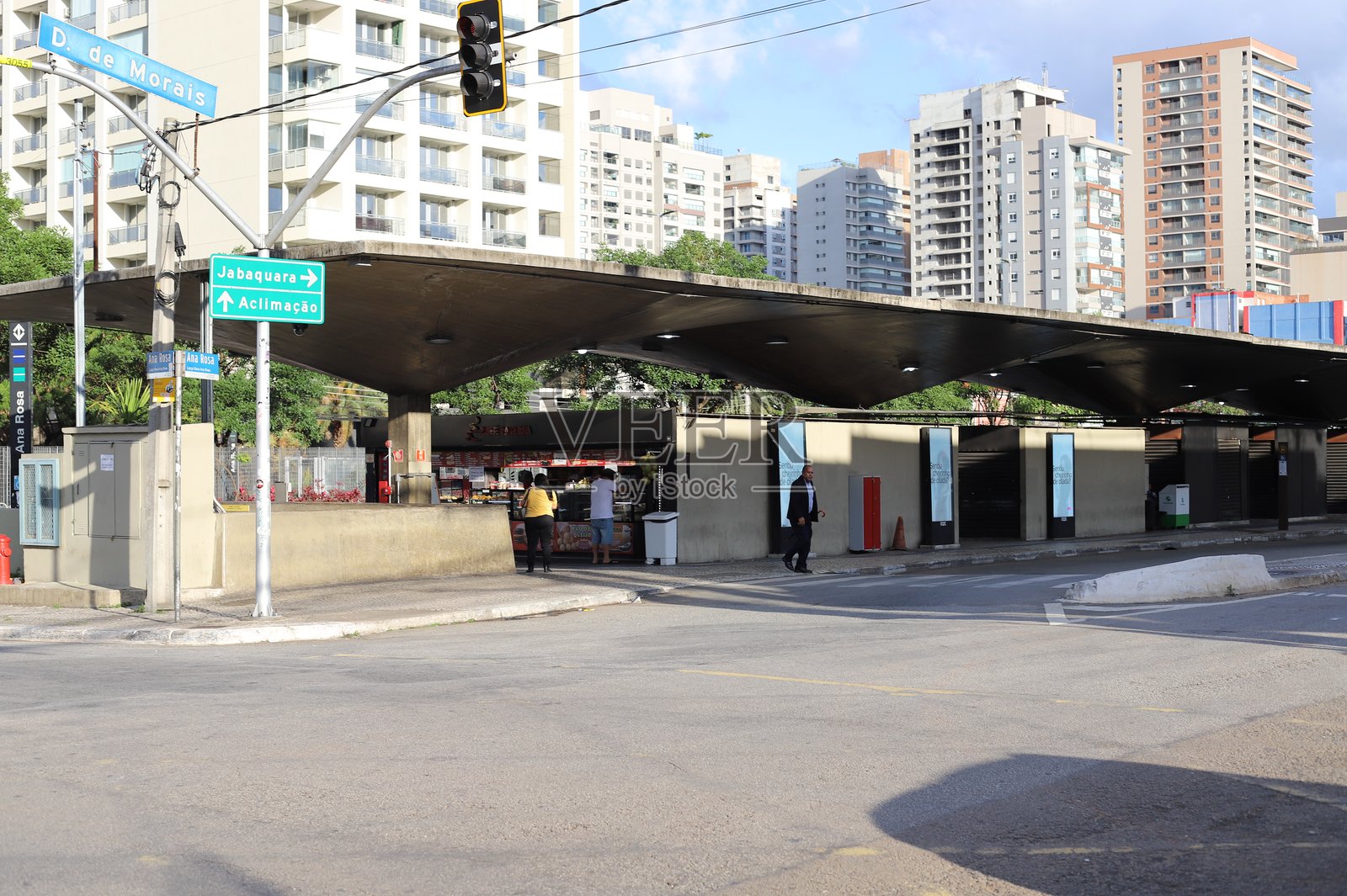 位于圣保罗市南区的安娜罗莎城市公交总站。照片摄影图片