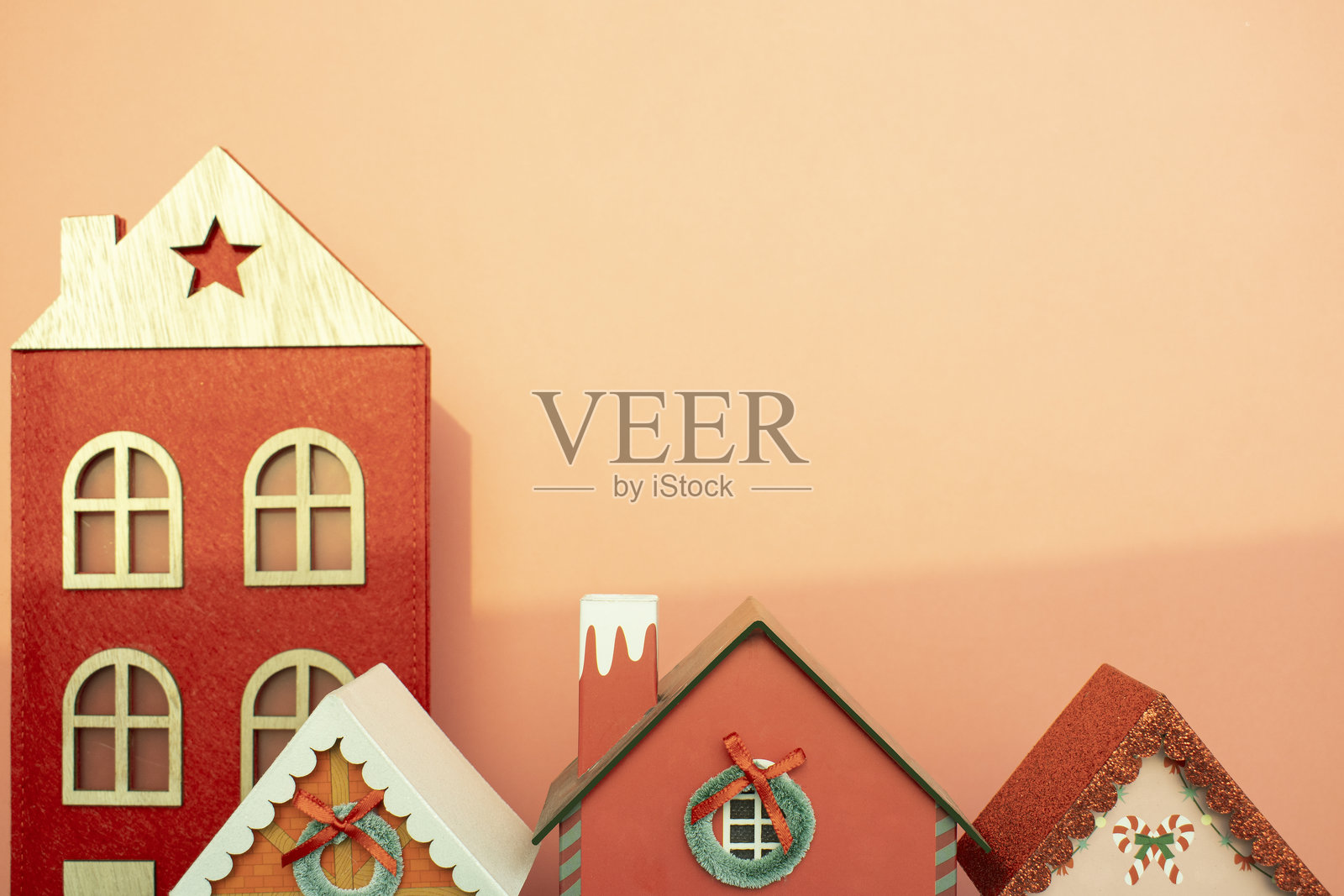 圣诞村落日风光，带有复制空间照片摄影图片