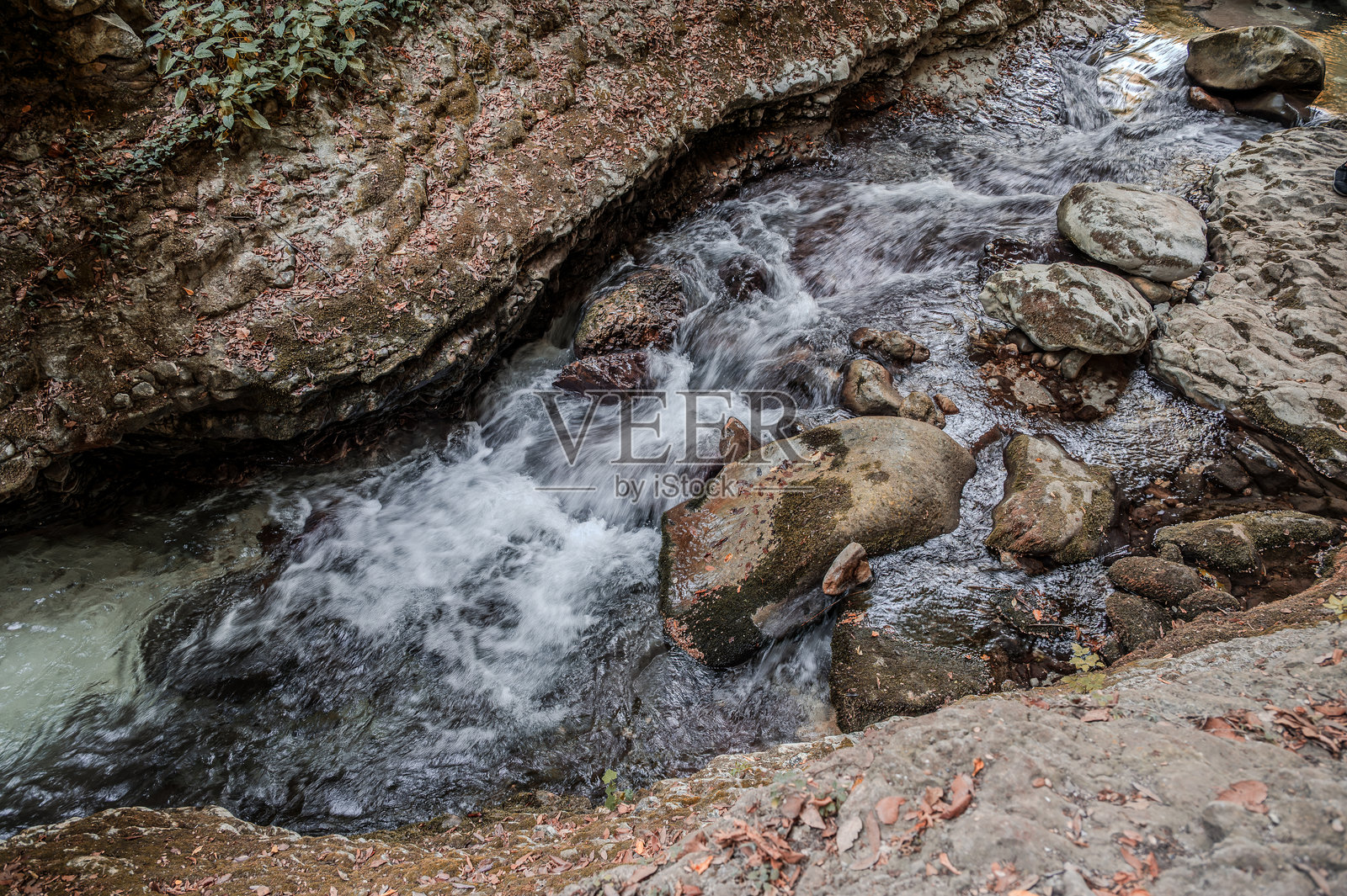 奥芬托峡谷，卡拉马尼科泰尔梅，阿布鲁佐照片摄影图片