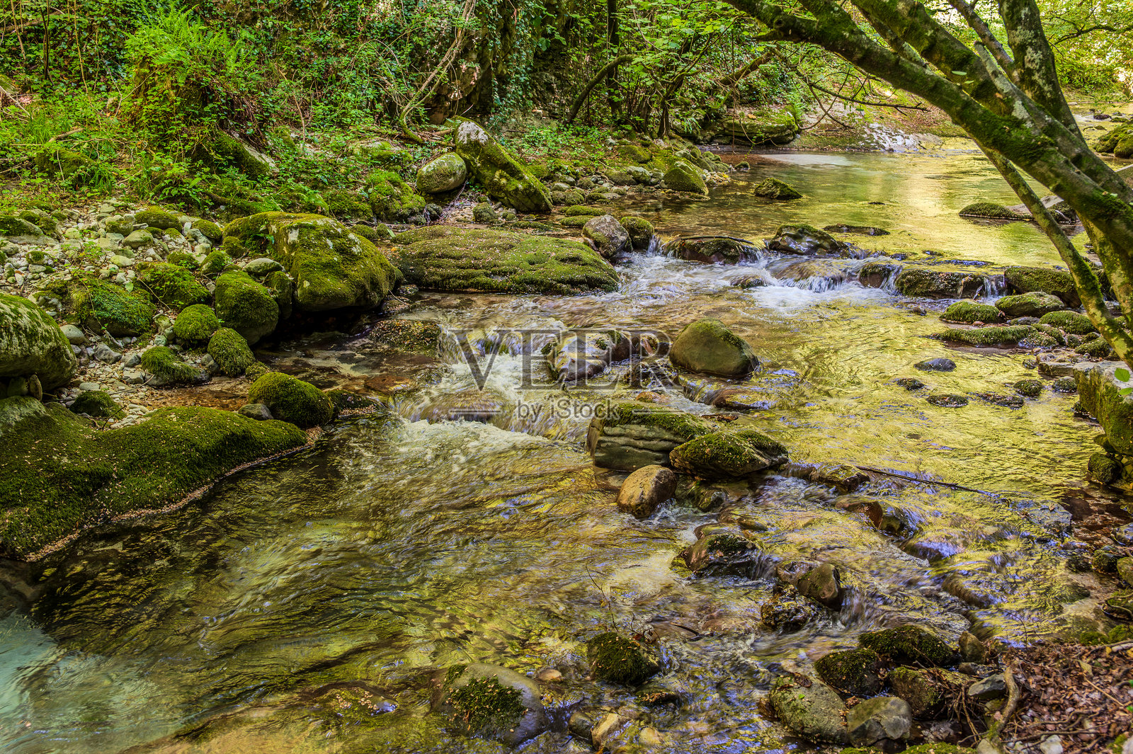 奥芬托峡谷，卡拉马尼科泰尔梅，阿布鲁佐照片摄影图片