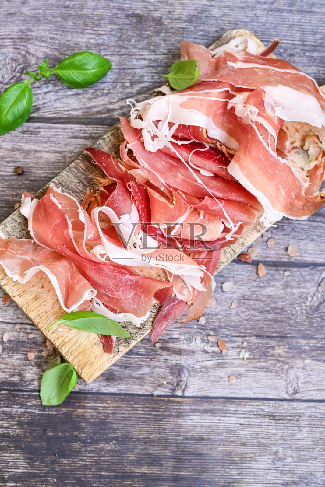 传统意大利开胃菜 意大利生火腿照片摄影图片