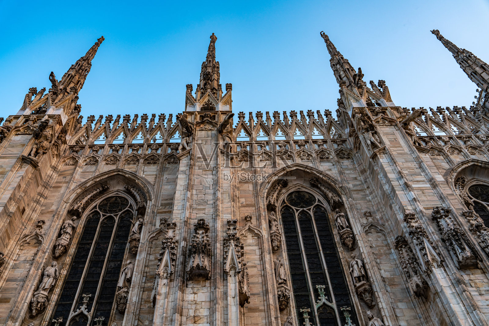 意大利米兰大教堂广场的米兰大教堂照片摄影图片