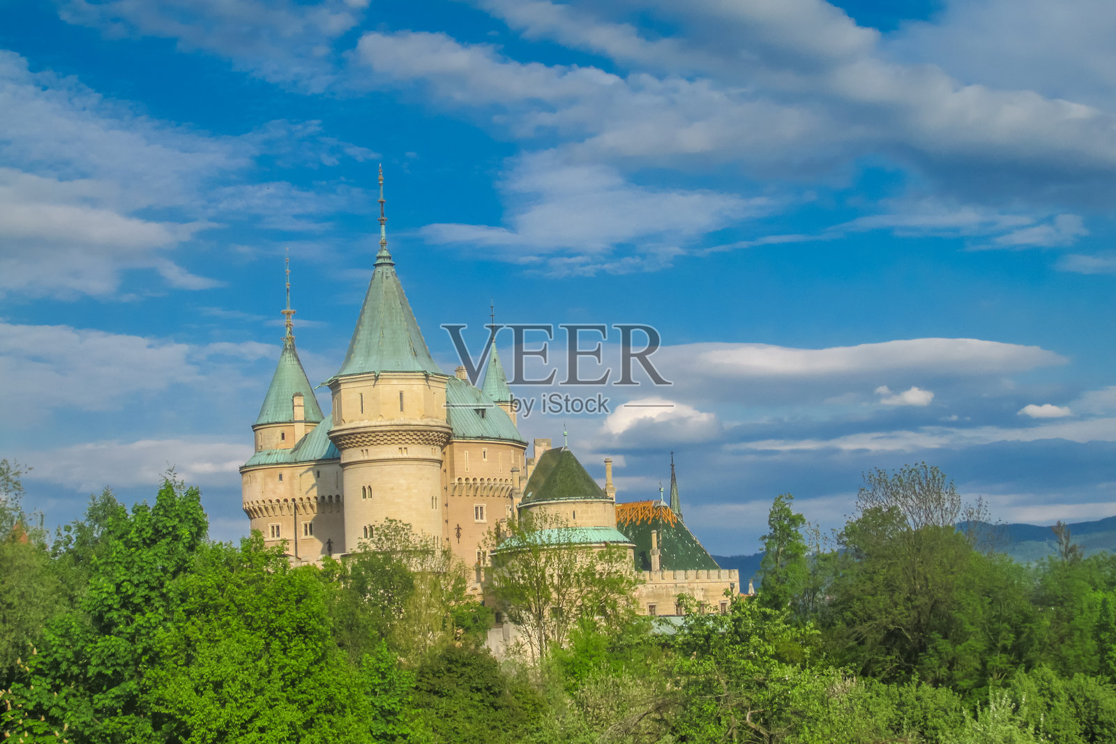 斯洛伐克博伊尼采市的博伊尼采城堡,一座中世纪城堡照片摄影图片