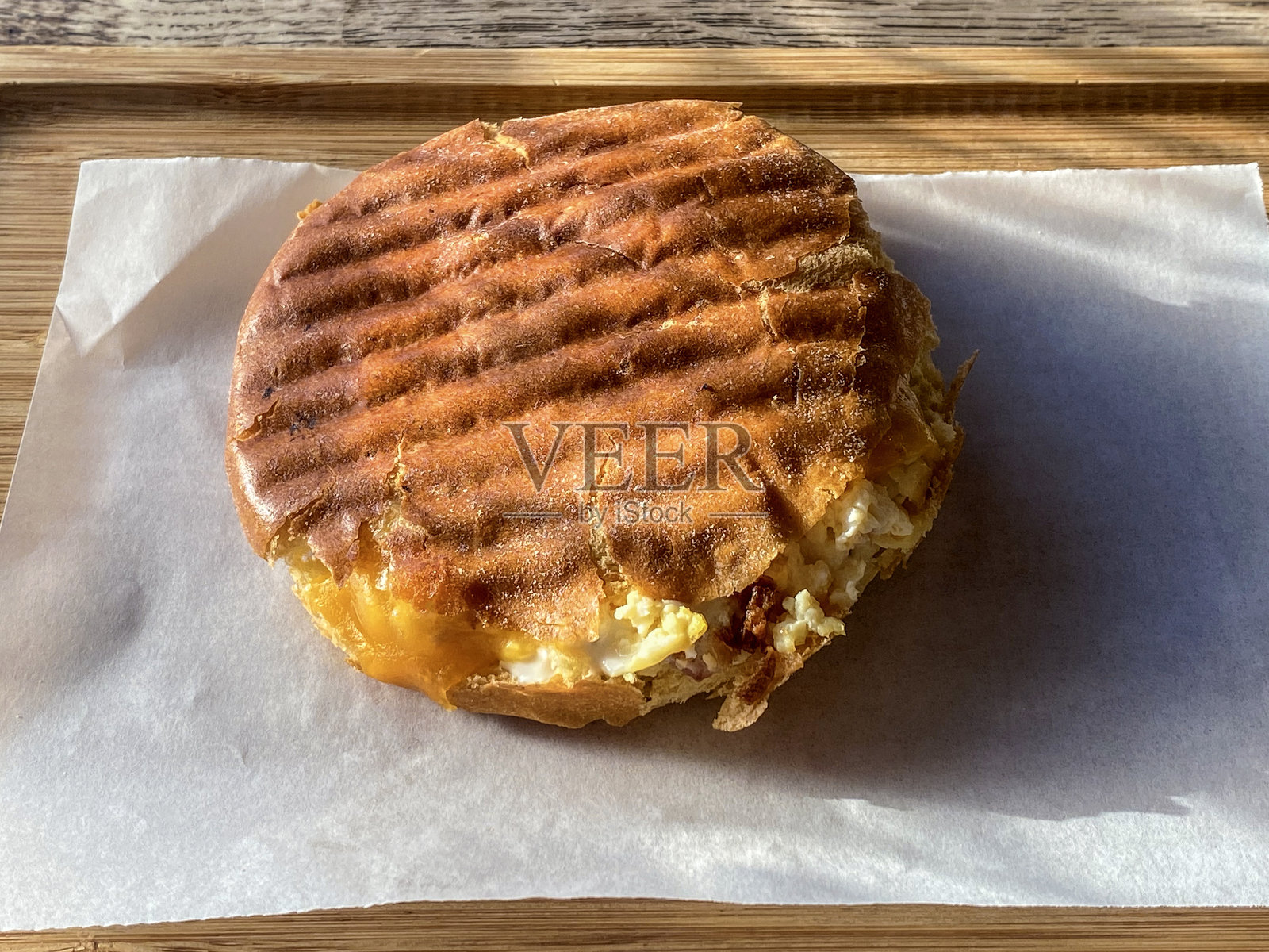 培根奶酪烤三明治照片摄影图片