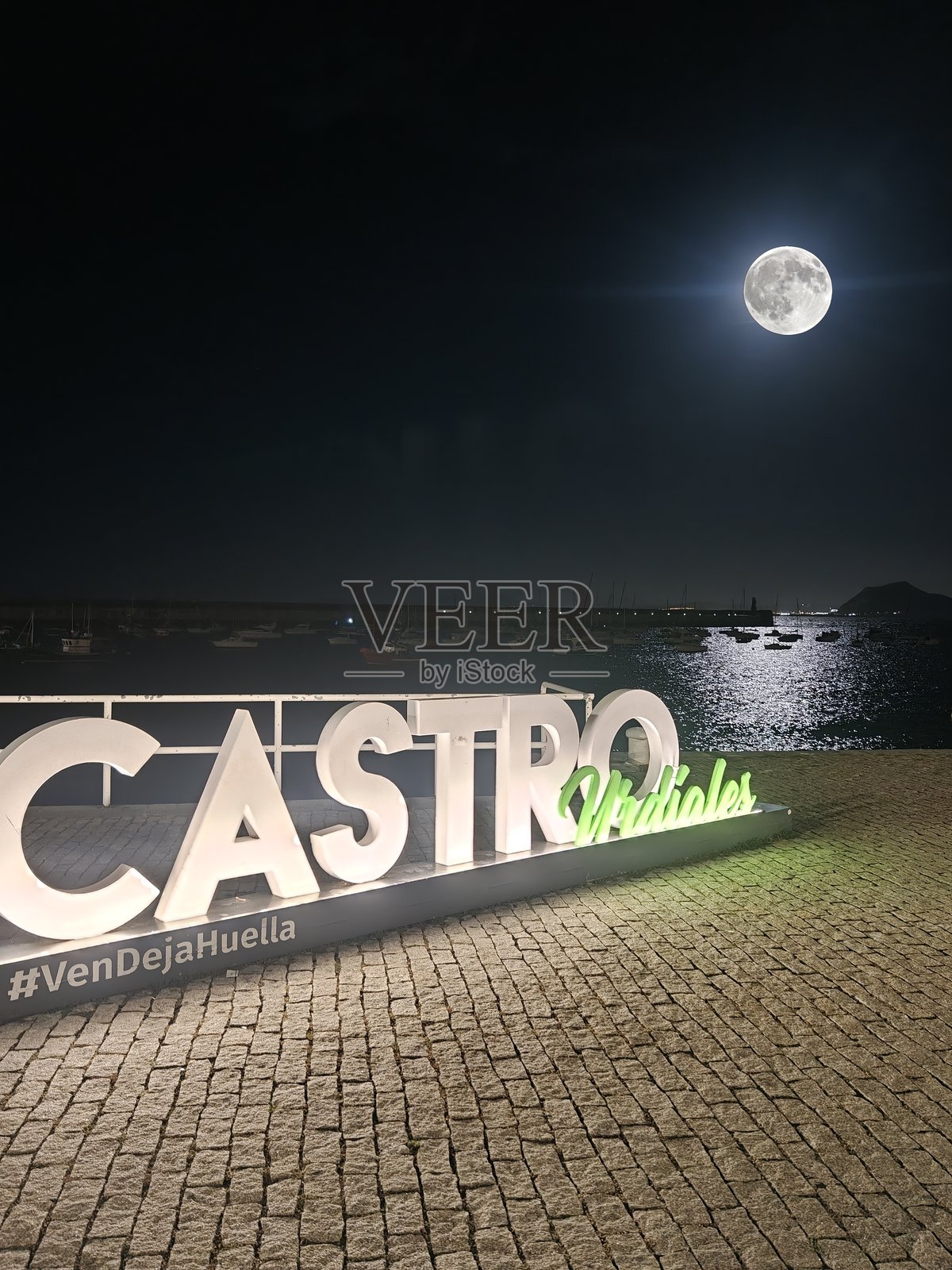 卡斯特罗乌尔迪亚莱斯照片摄影图片