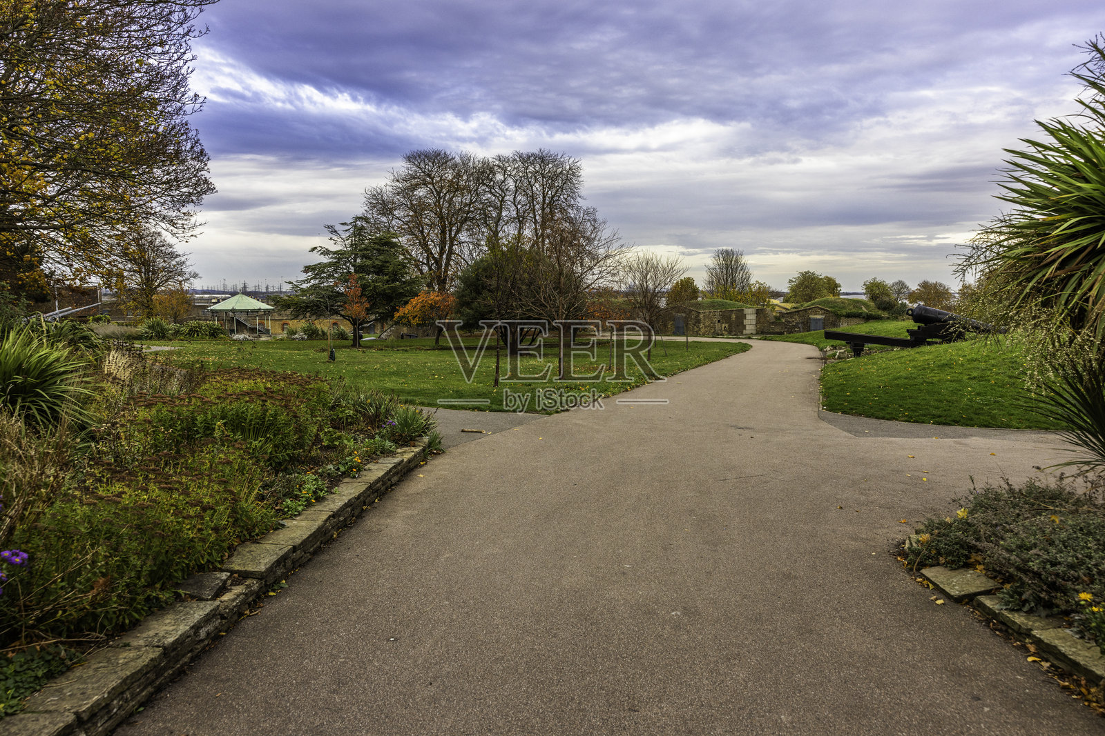 新酒馆堡照片摄影图片