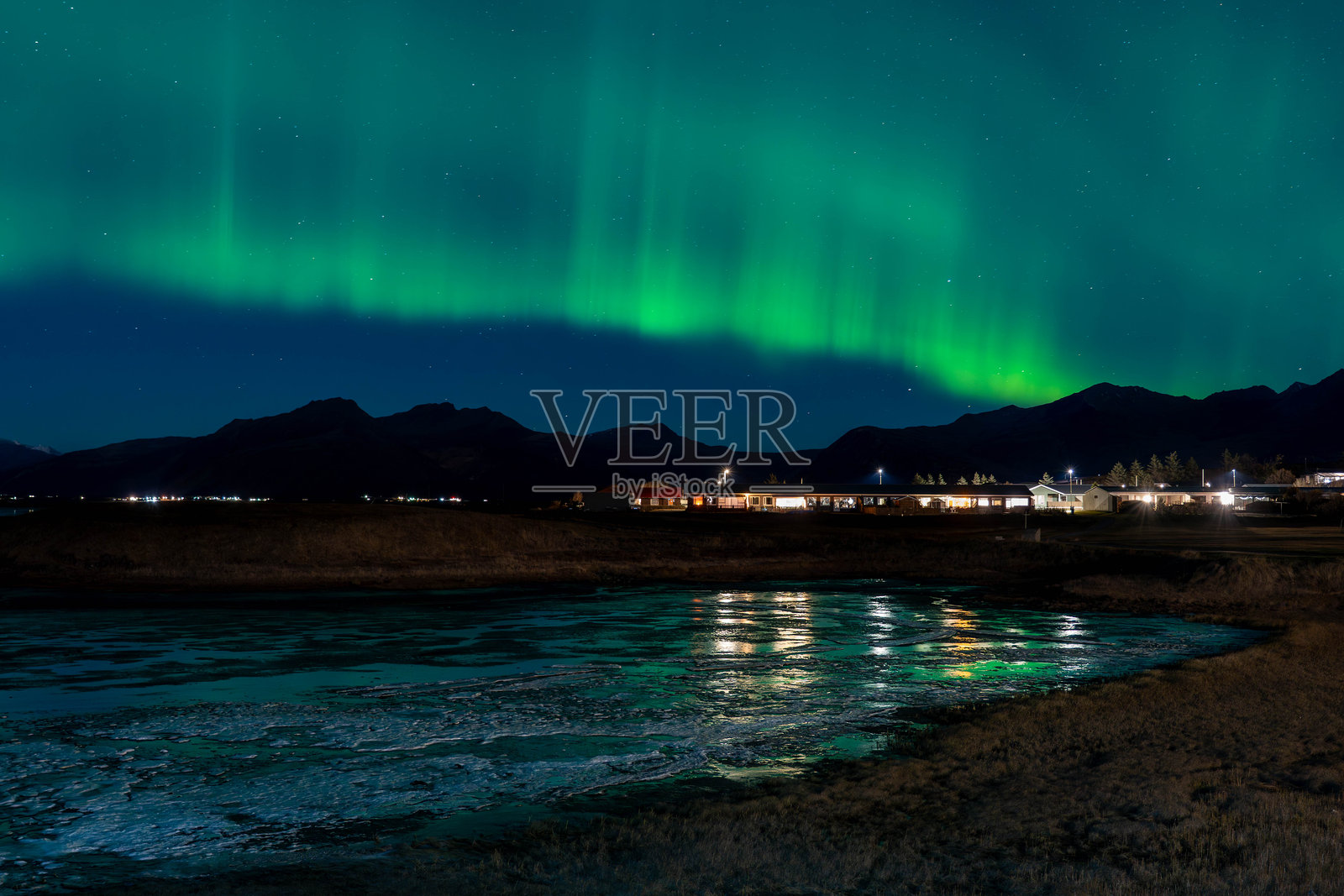 北极光，霍芬，冰岛照片摄影图片