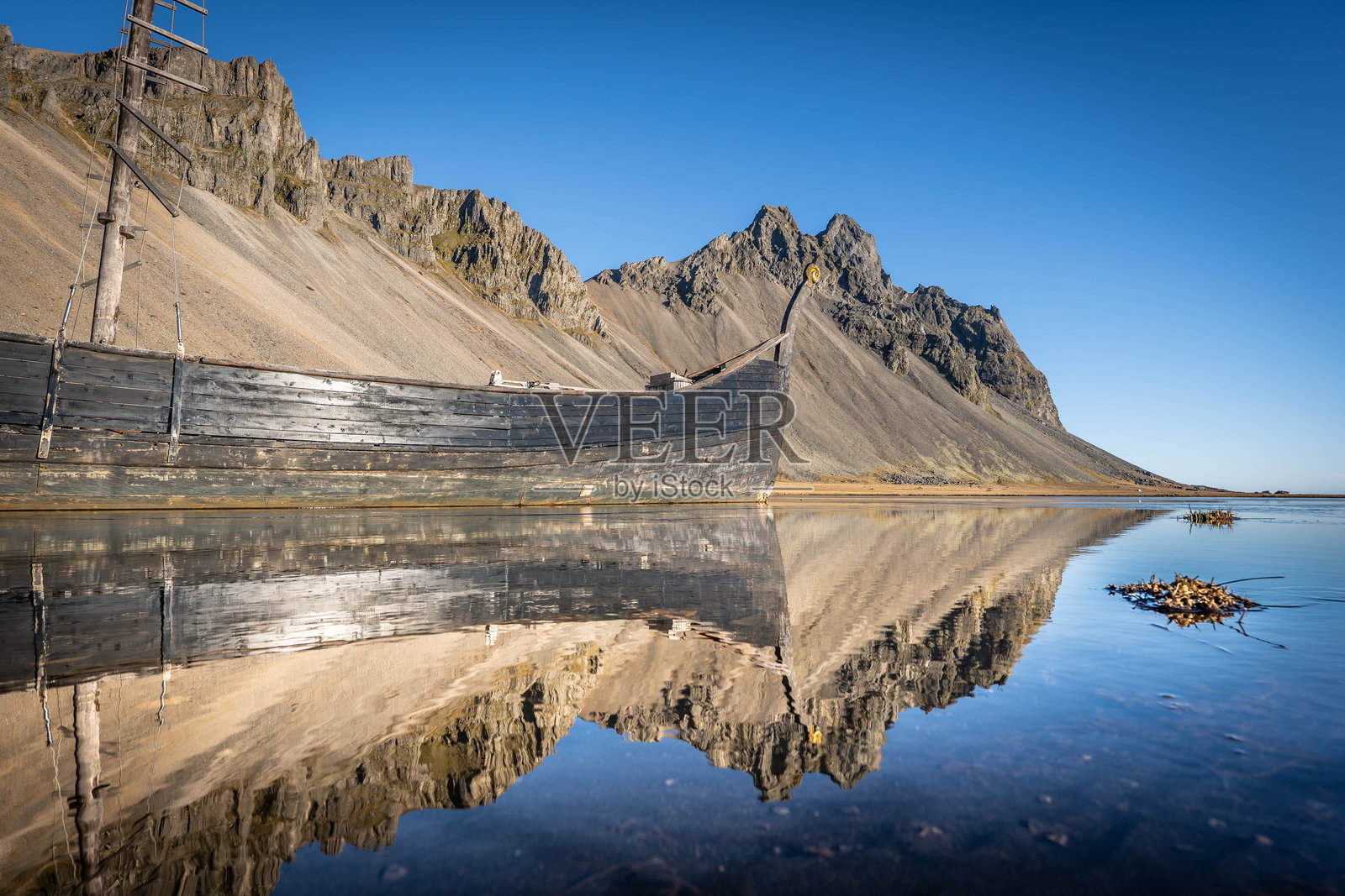 维斯特拉霍恩山和维京村附近的黑色沙丘照片摄影图片