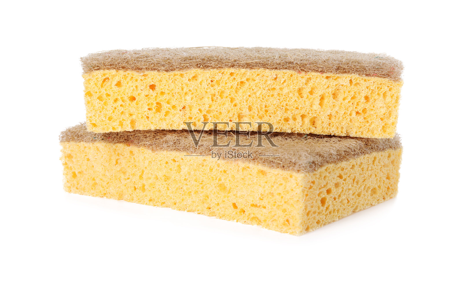 清洁用品。两个海绵在白色背景上照片摄影图片