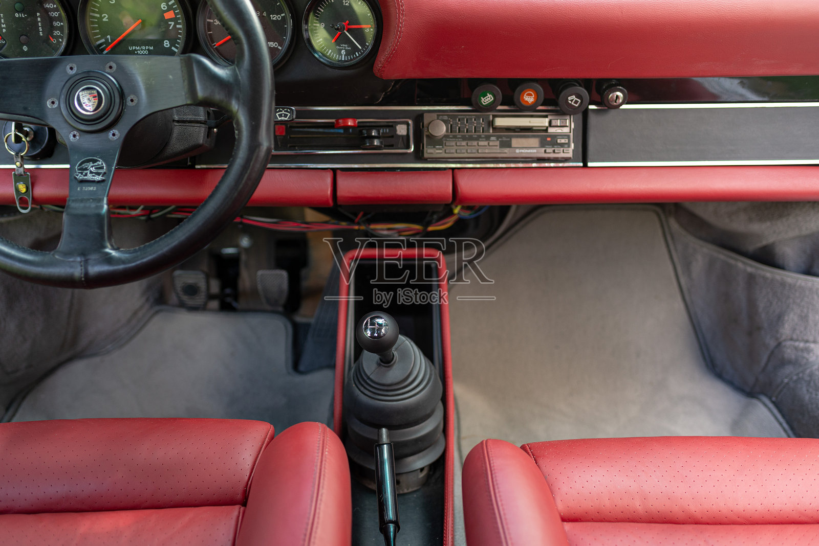 经典保时捷911SC的定制内饰照片摄影图片