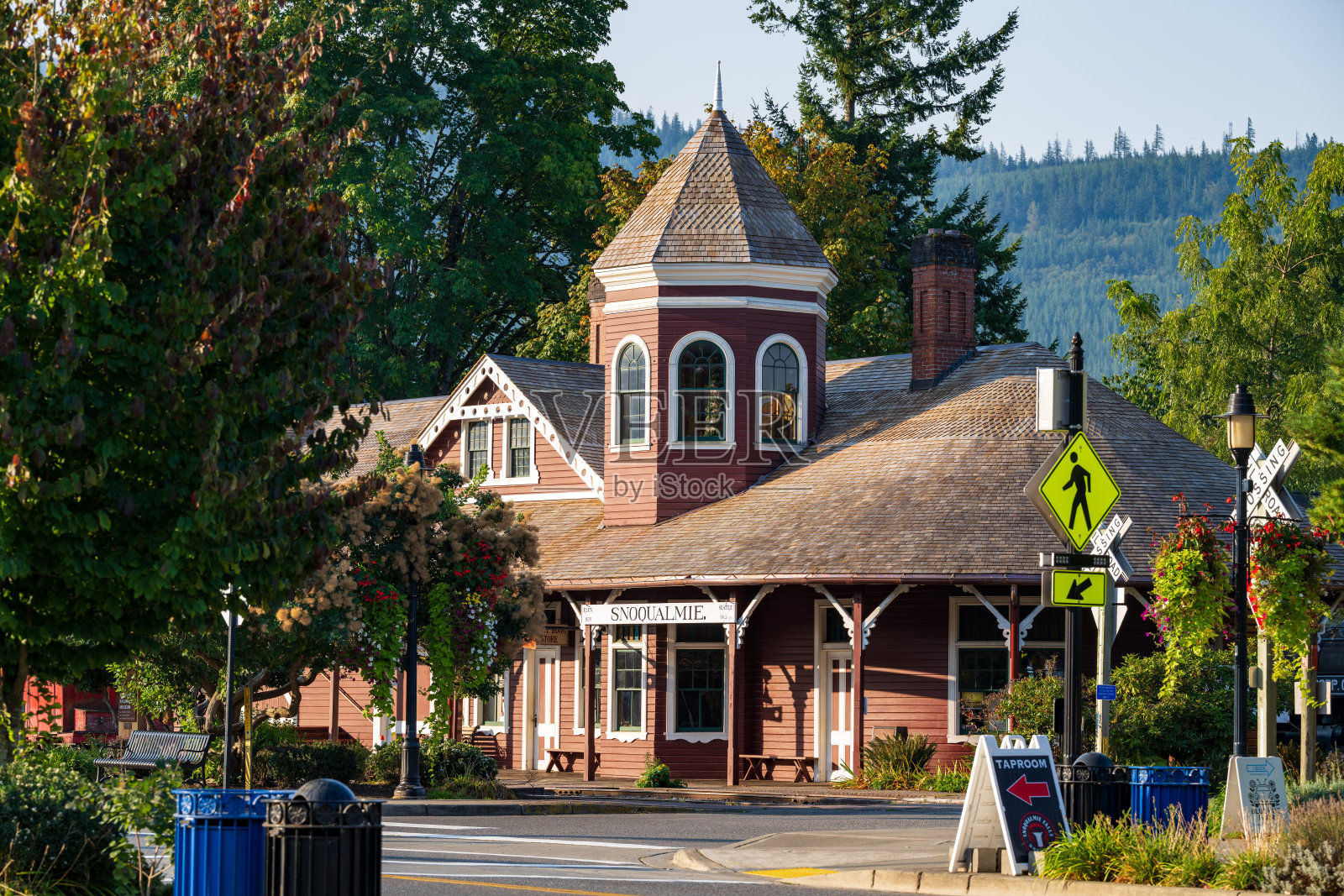 斯诺夸尔米历史悠久的市中心火车站照片摄影图片