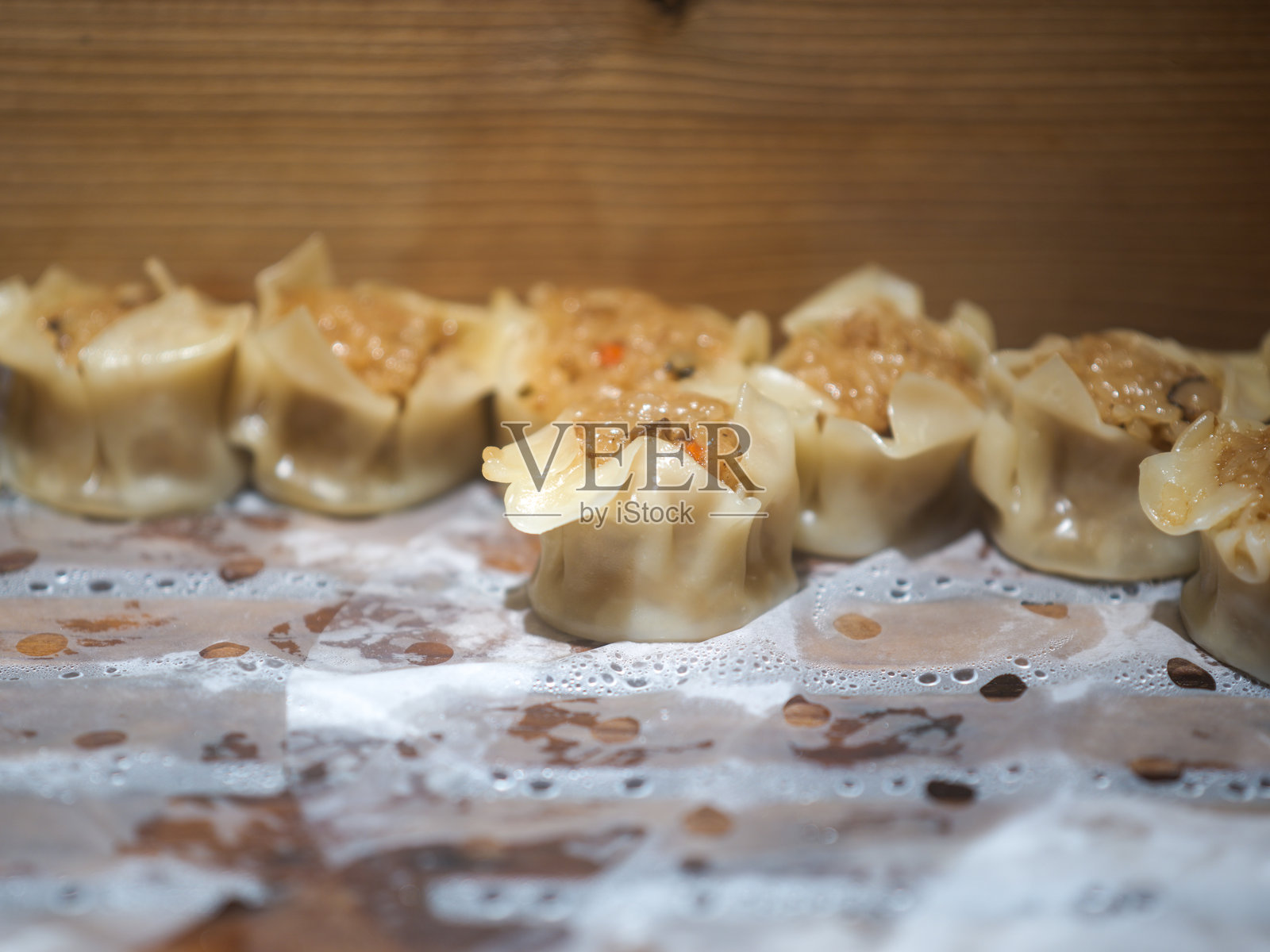 美味的糯米烧麦摆放展示照片摄影图片