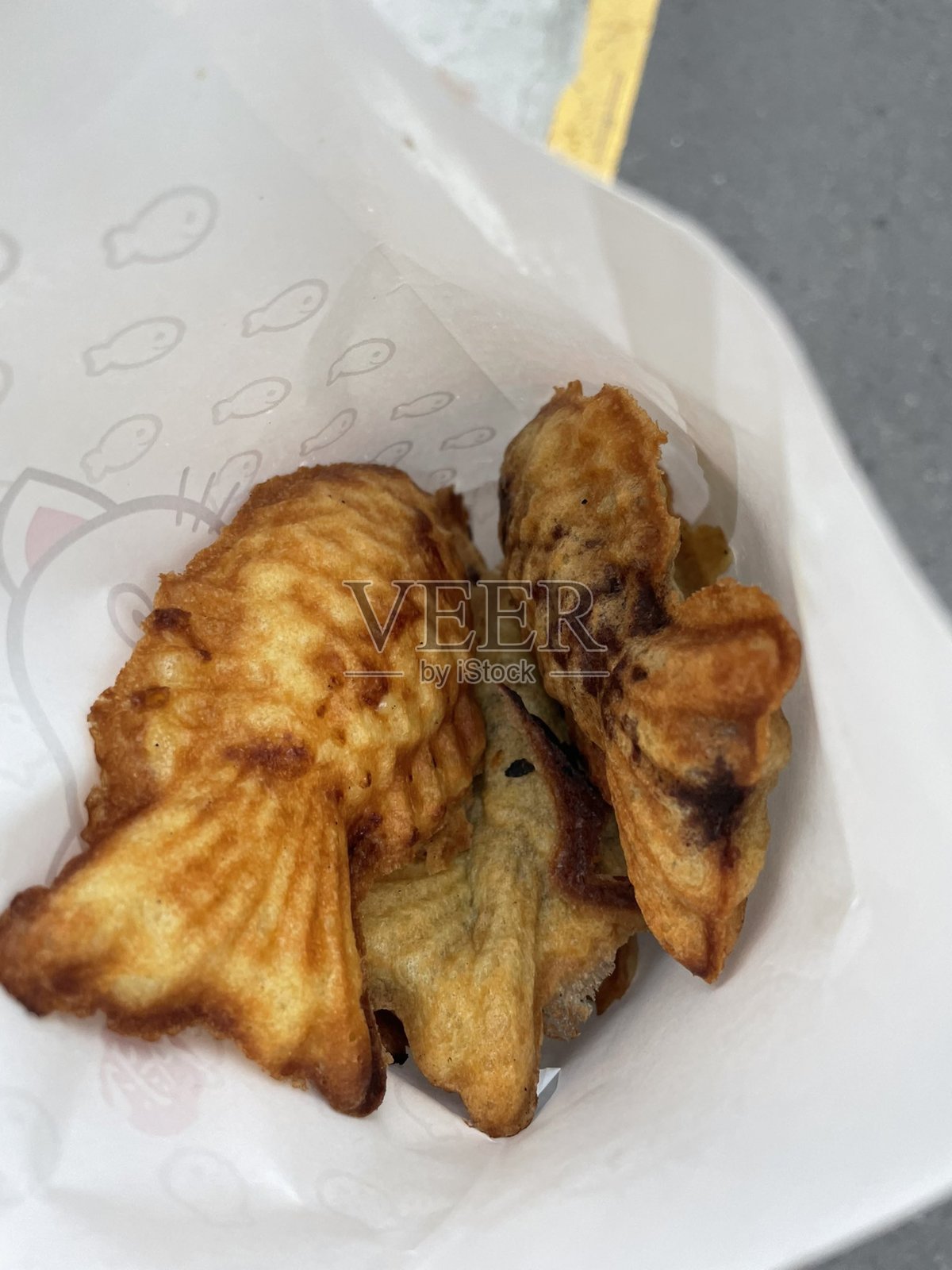 韩国鱼形烧（Bungeoppang），韩国街头冬季流行的甜点零食，韩国传统国民美食，类似于日式鲷鱼烧。照片摄影图片