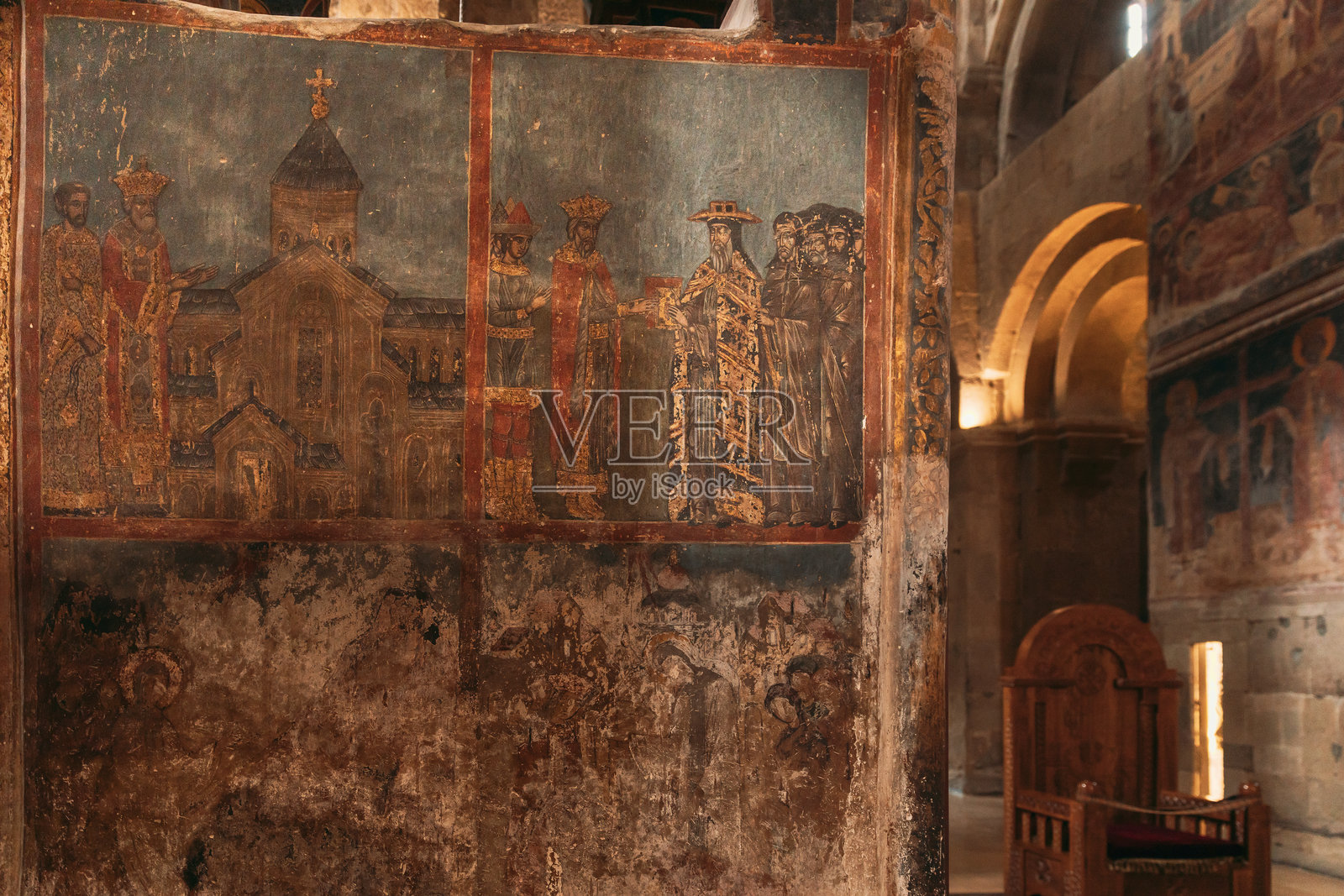 格鲁吉亚姆茨赫塔。生命之柱的斯维特特斯克维里大教堂，古老的格鲁吉亚东正教教堂。壁画，壁画照片摄影图片