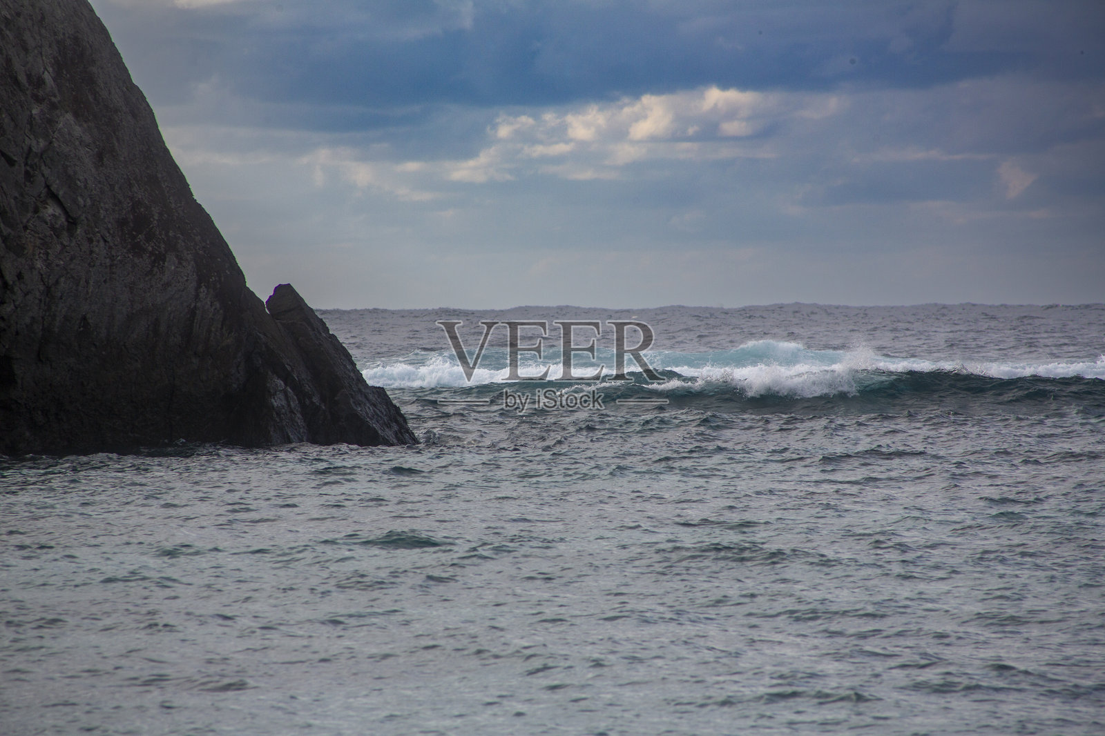 奄美大岛充满活力的美丽冬季海洋照片摄影图片