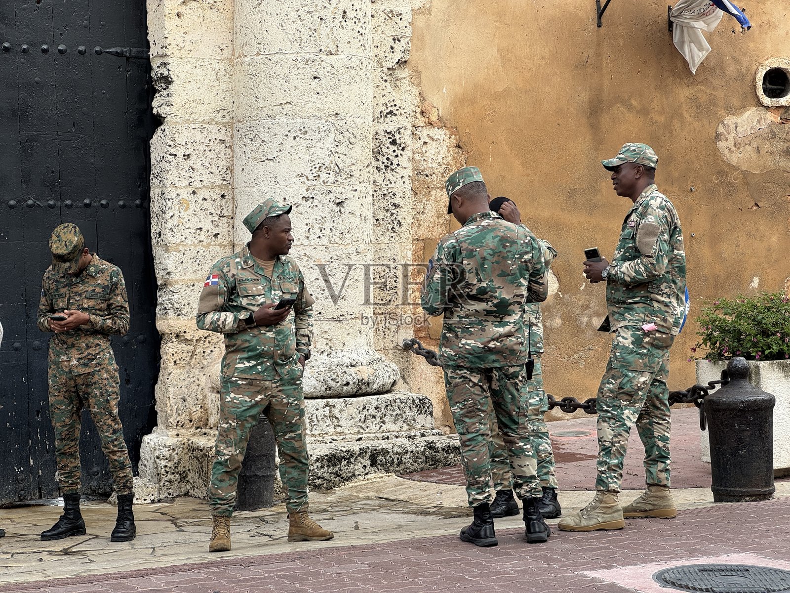 圣多明各老城区的军事团体照片摄影图片