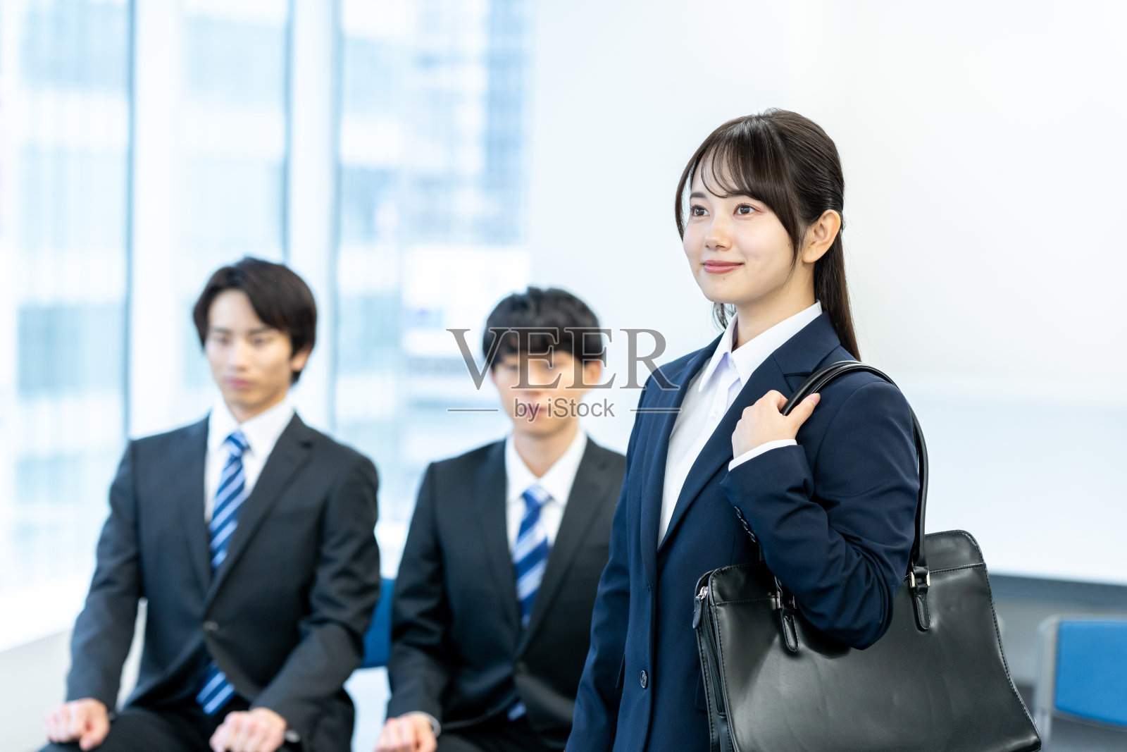 寻找工作的学生照片摄影图片