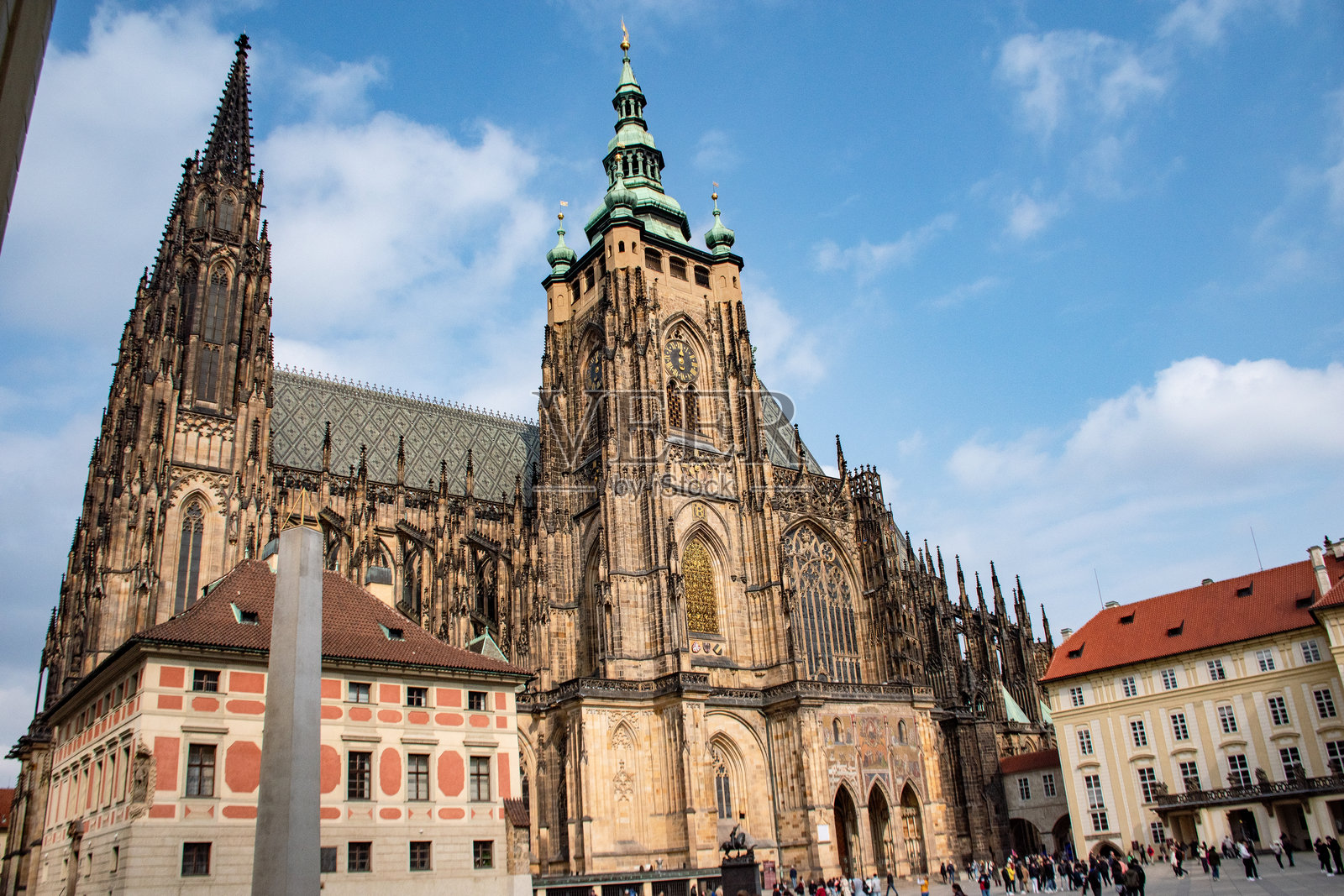 布拉格圣维特大教堂的外部景观。照片摄影图片