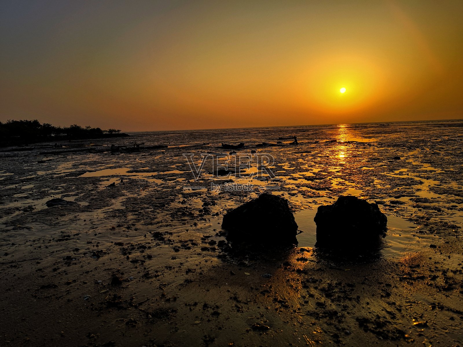 大自然的杰作，海岸日出照片摄影图片