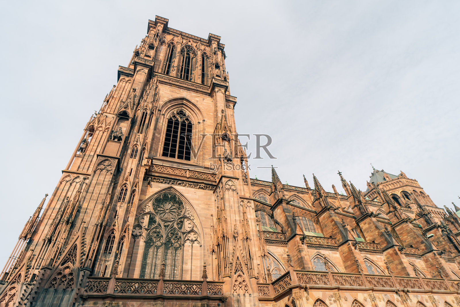 法国，阿尔萨斯，斯特拉斯堡的巴黎圣母院照片摄影图片