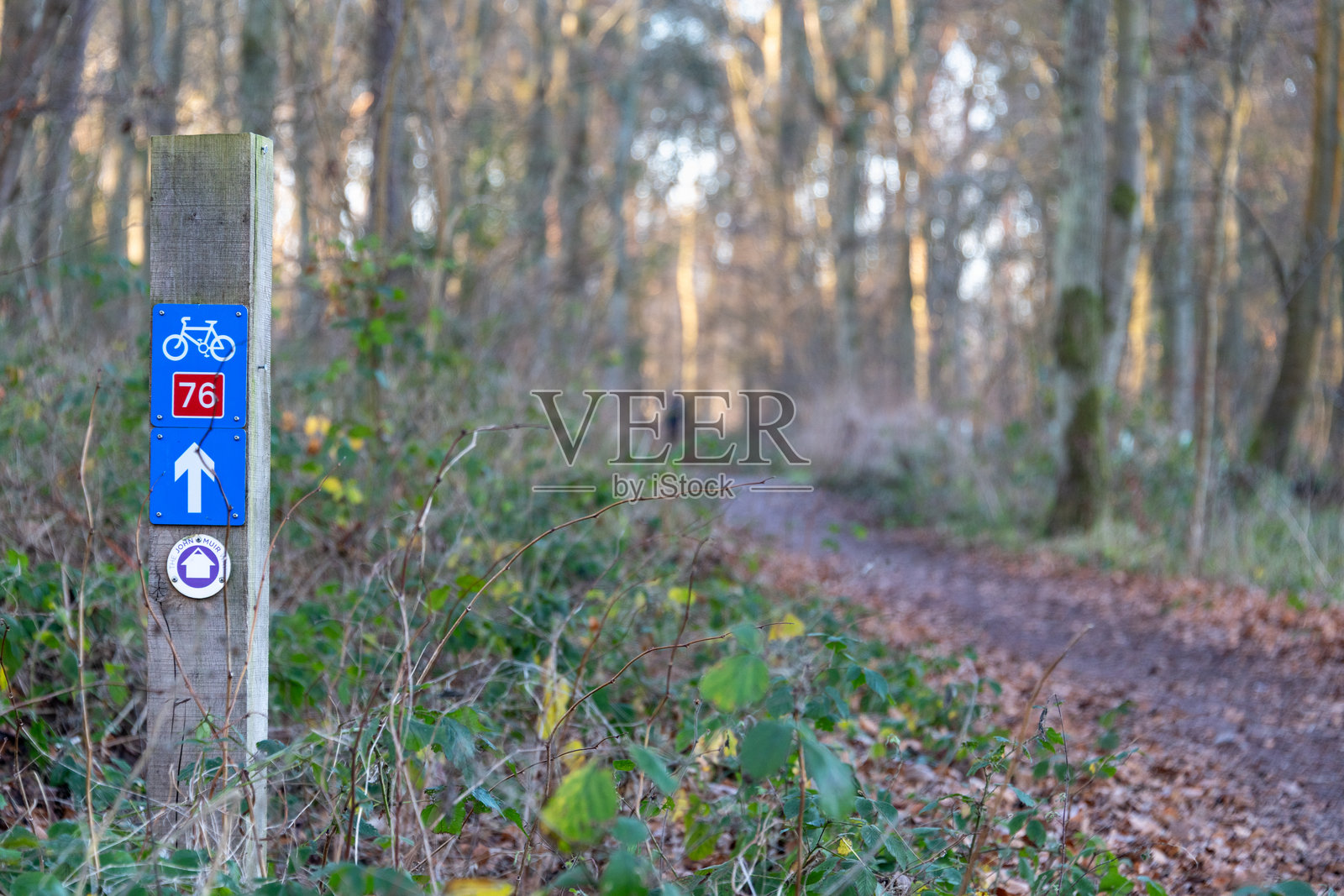 长途步道和国家自行车网络76号的指示牌照片摄影图片