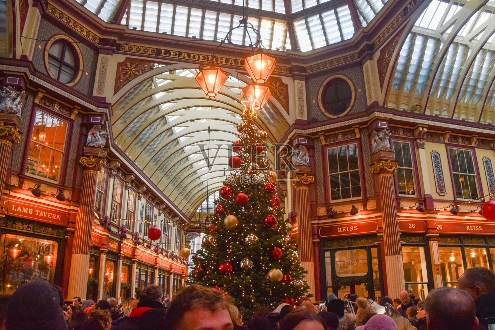 伦敦莱德霍尔市场圣诞树照片摄影图片