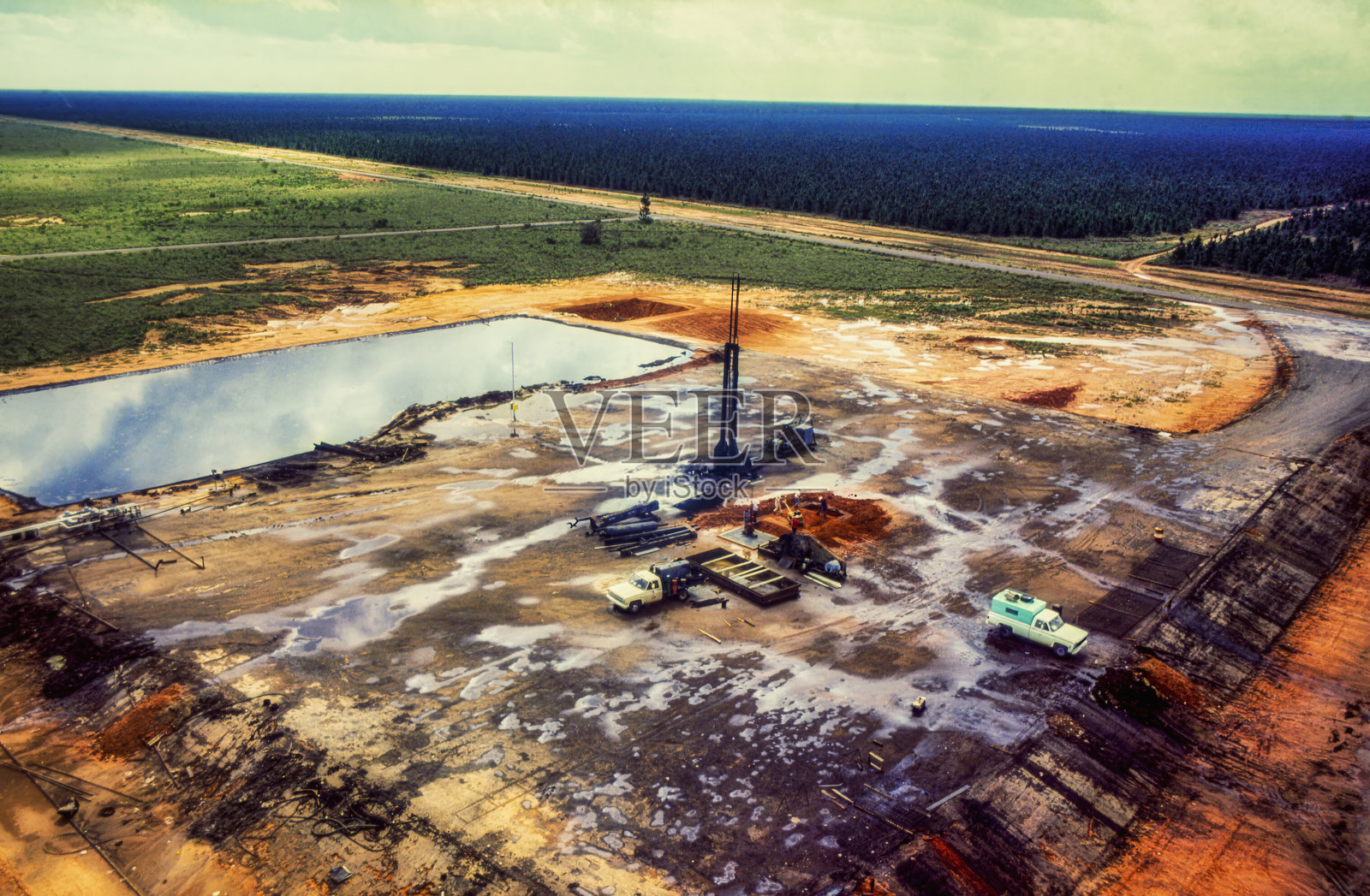 委内瑞拉石油田，航拍视角照片摄影图片