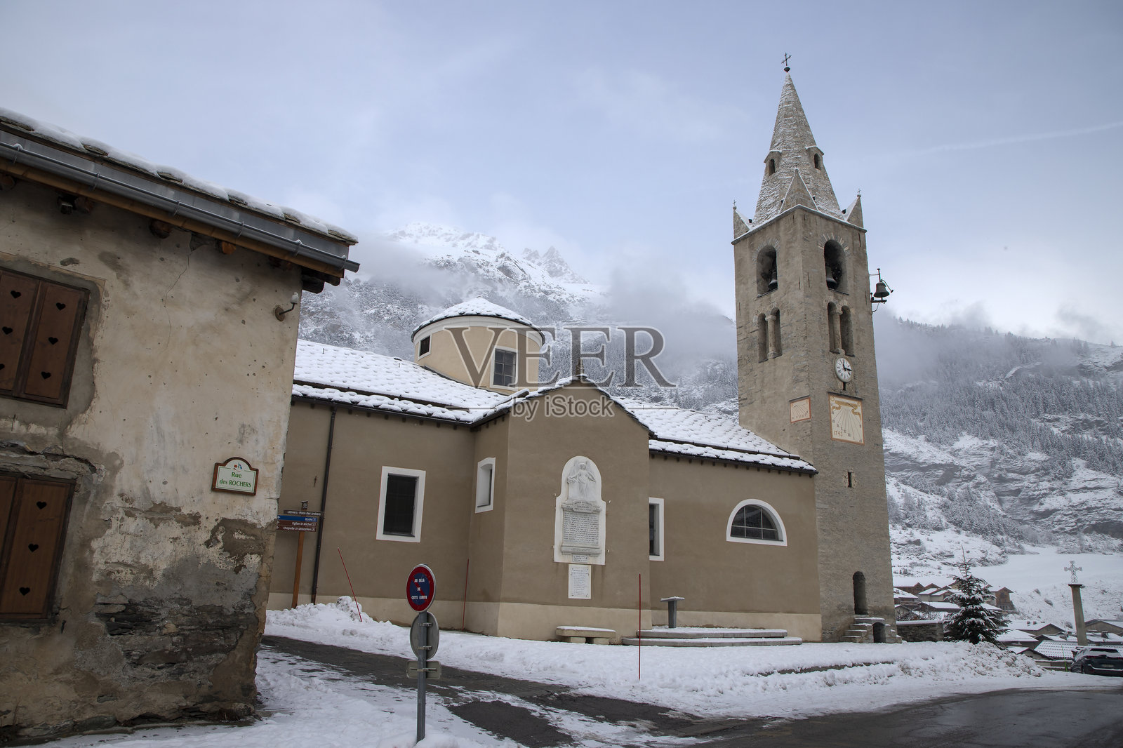 法国兰斯勒维拉尔圣米歇尔教堂照片摄影图片