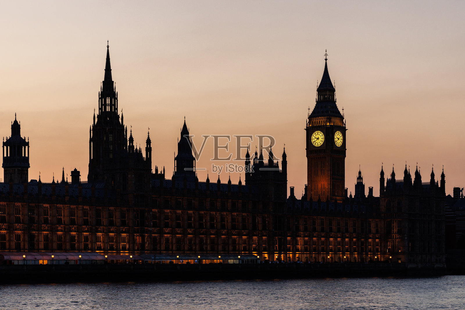 大本钟和威斯敏斯特宫的日落景观照片摄影图片