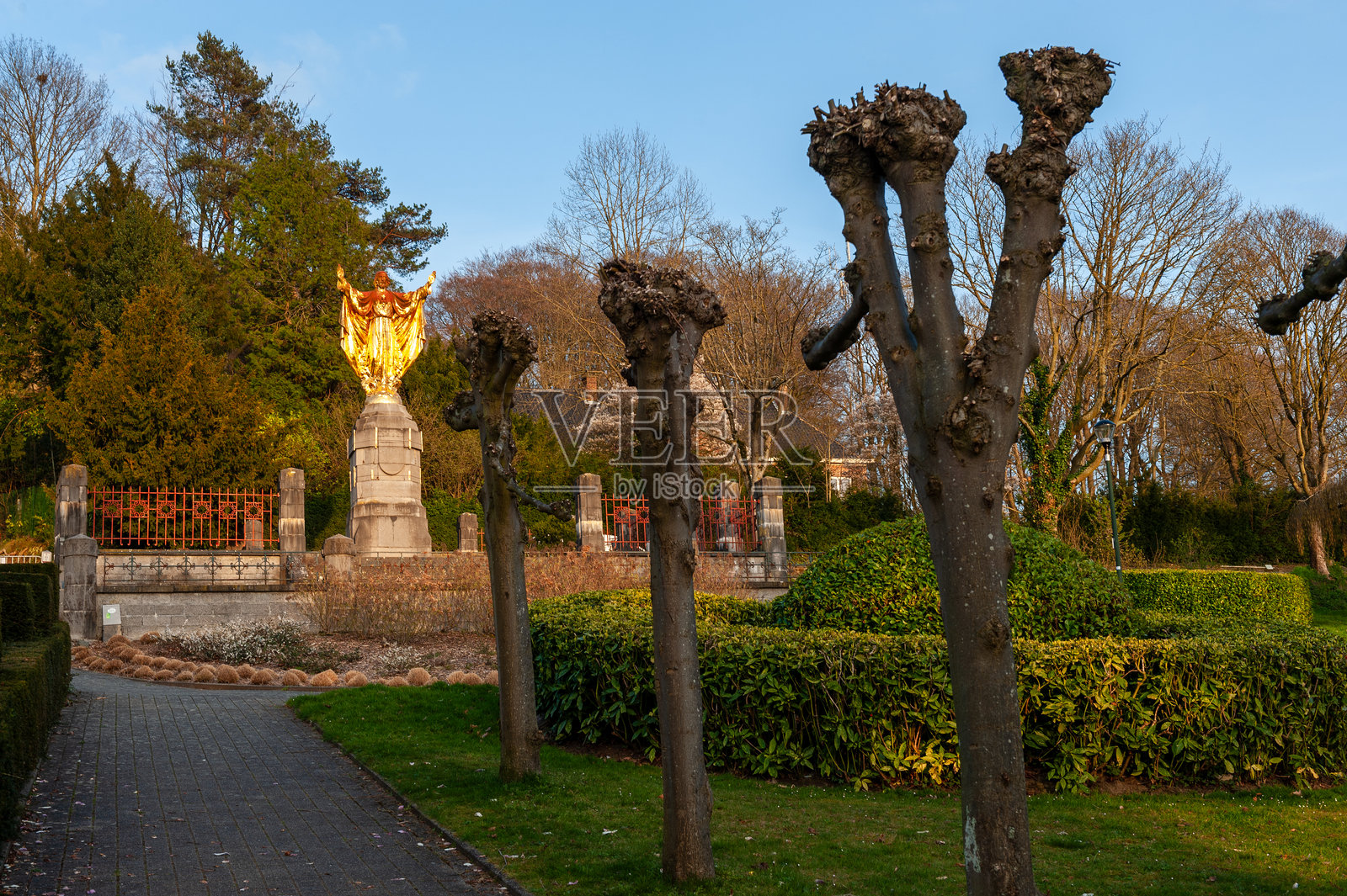 日落时分的吉拉德斯贝赫根照片摄影图片