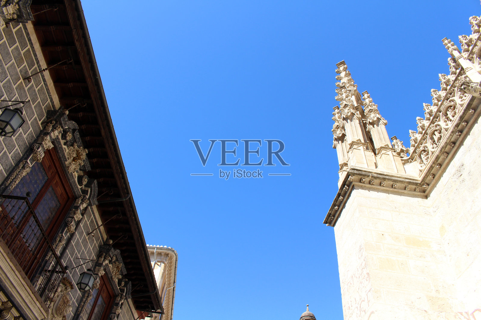 2024年7月格拉纳达皇家教堂的塔楼照片摄影图片