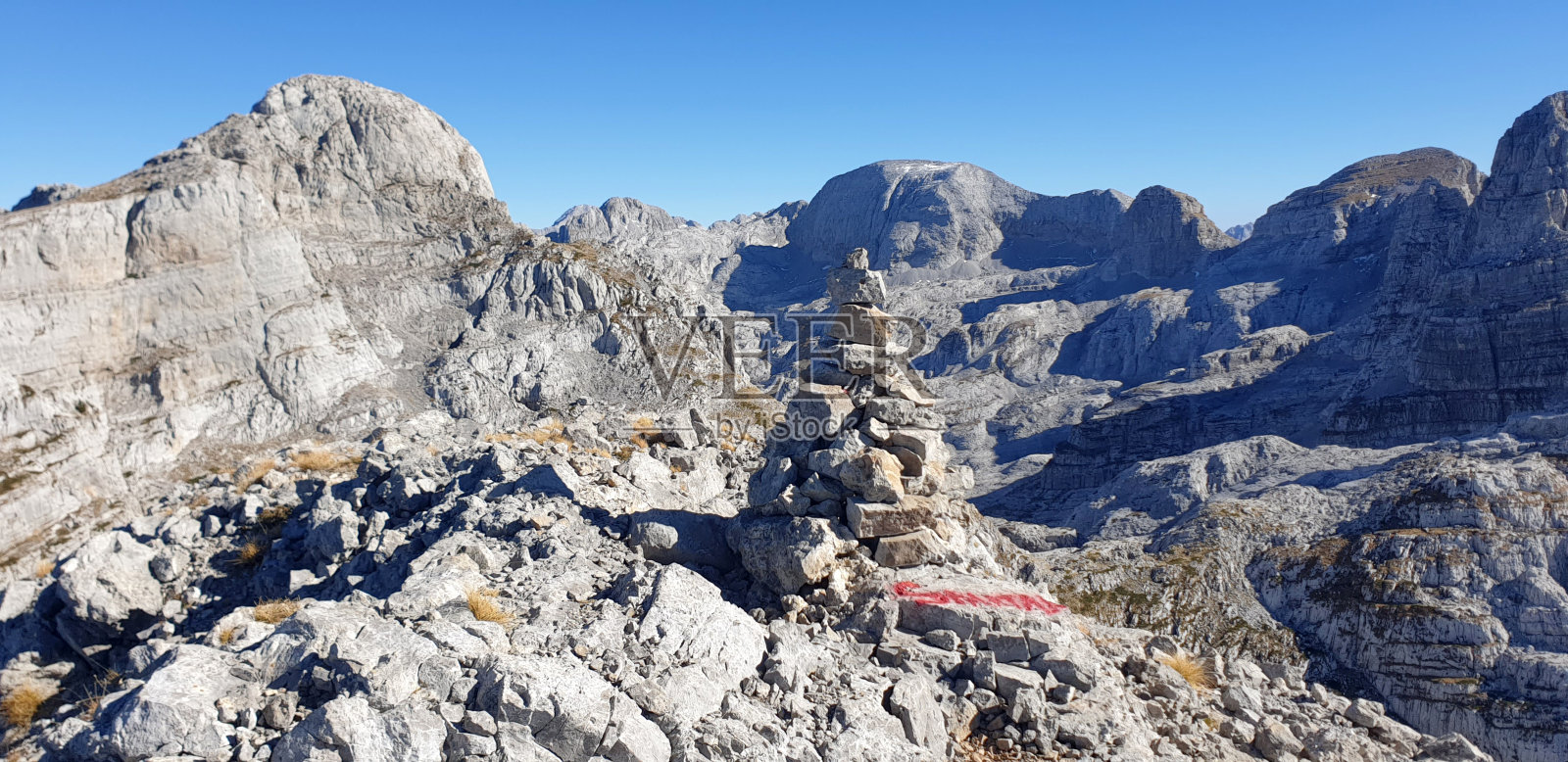 大自然的壮丽：徒步与山地探险照片摄影图片