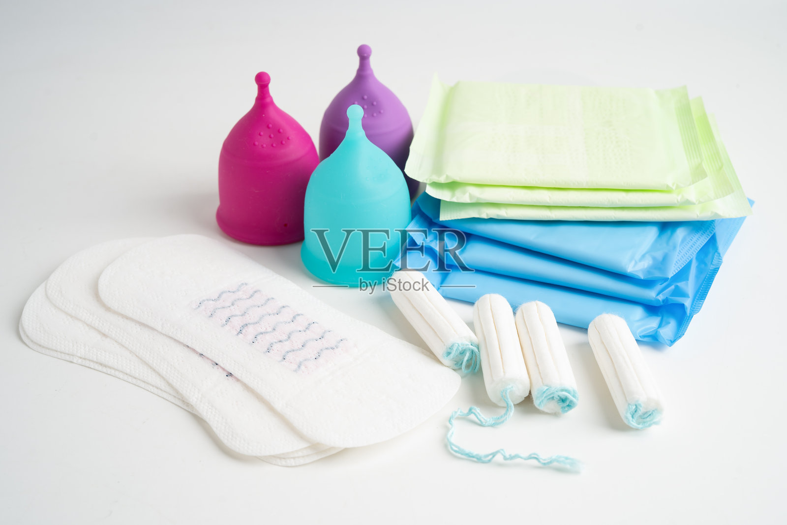 女性卫生用品套装，用于经期卫生防护。照片摄影图片