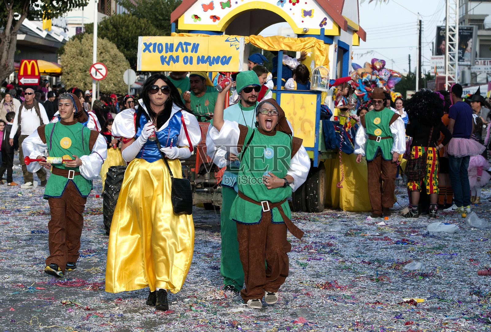 塞浦路斯利马索尔街头嘉年华游行照片摄影图片