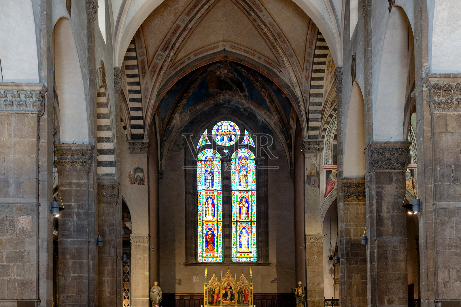 佛罗伦萨圣三一教堂内部细节,意大利语意为“圣三一”照片摄影图片